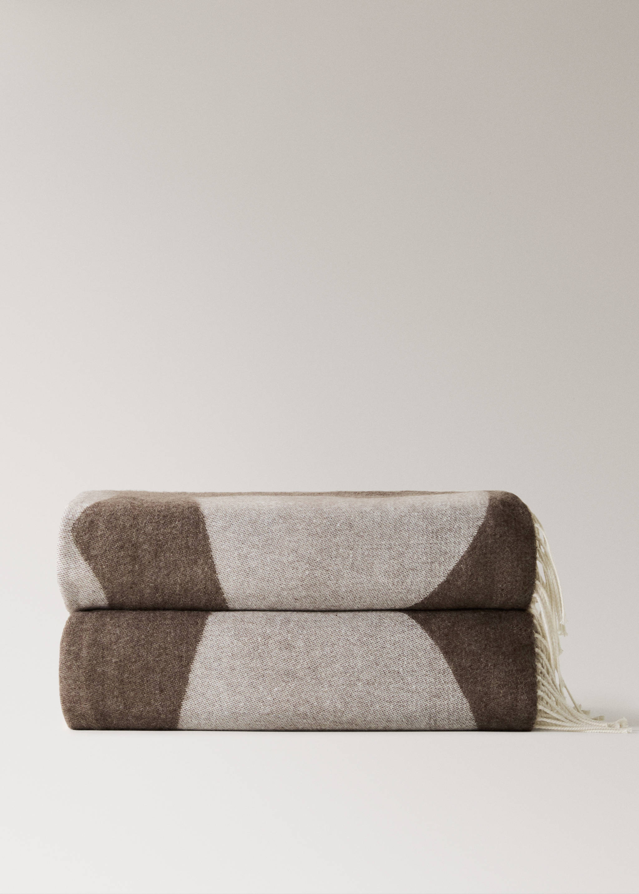 Tvåfärgad filt med mönster - Artikel utan modell