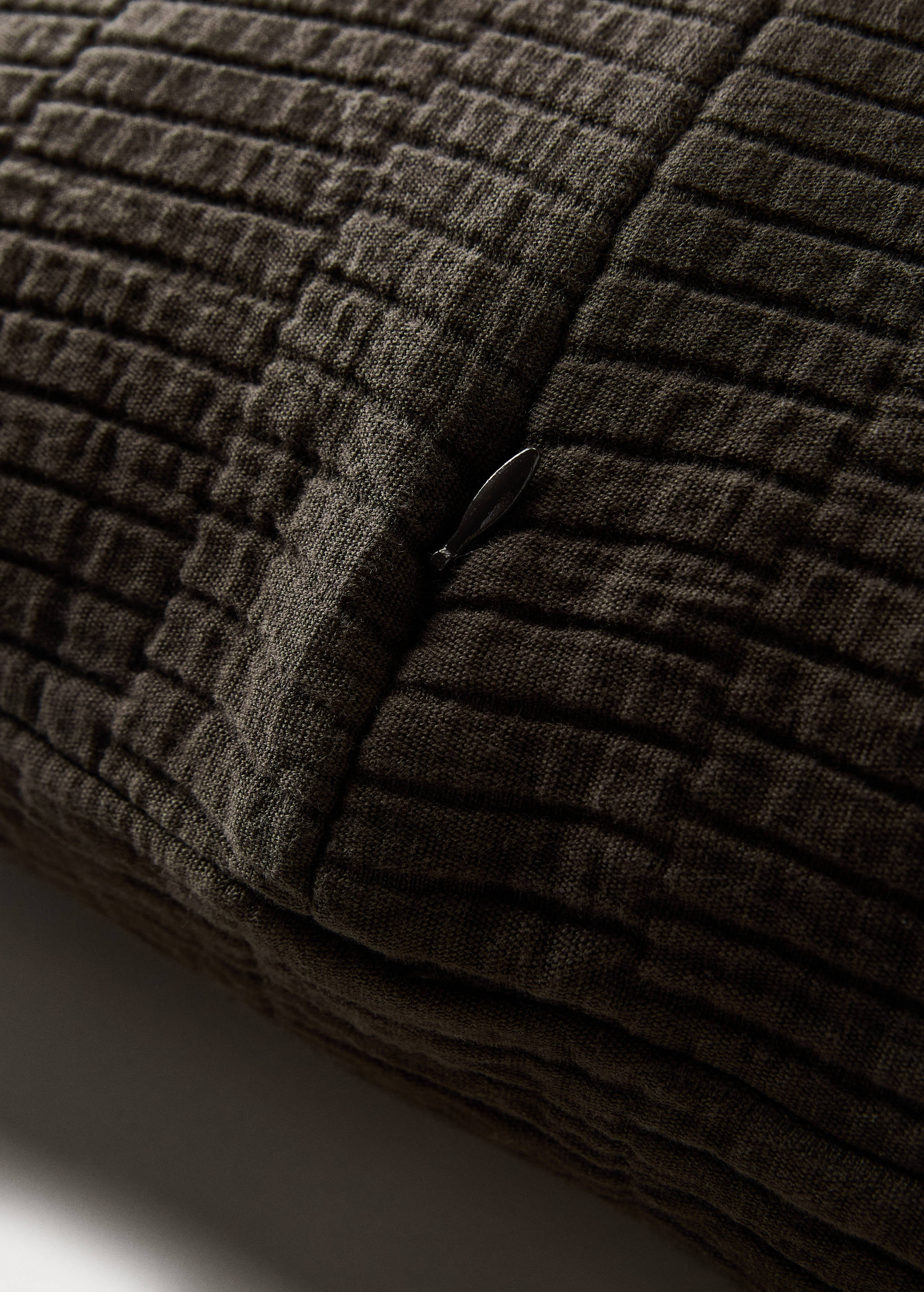 Garment-dyed cushion cover with hem 50x50 cm - Details of the article 4