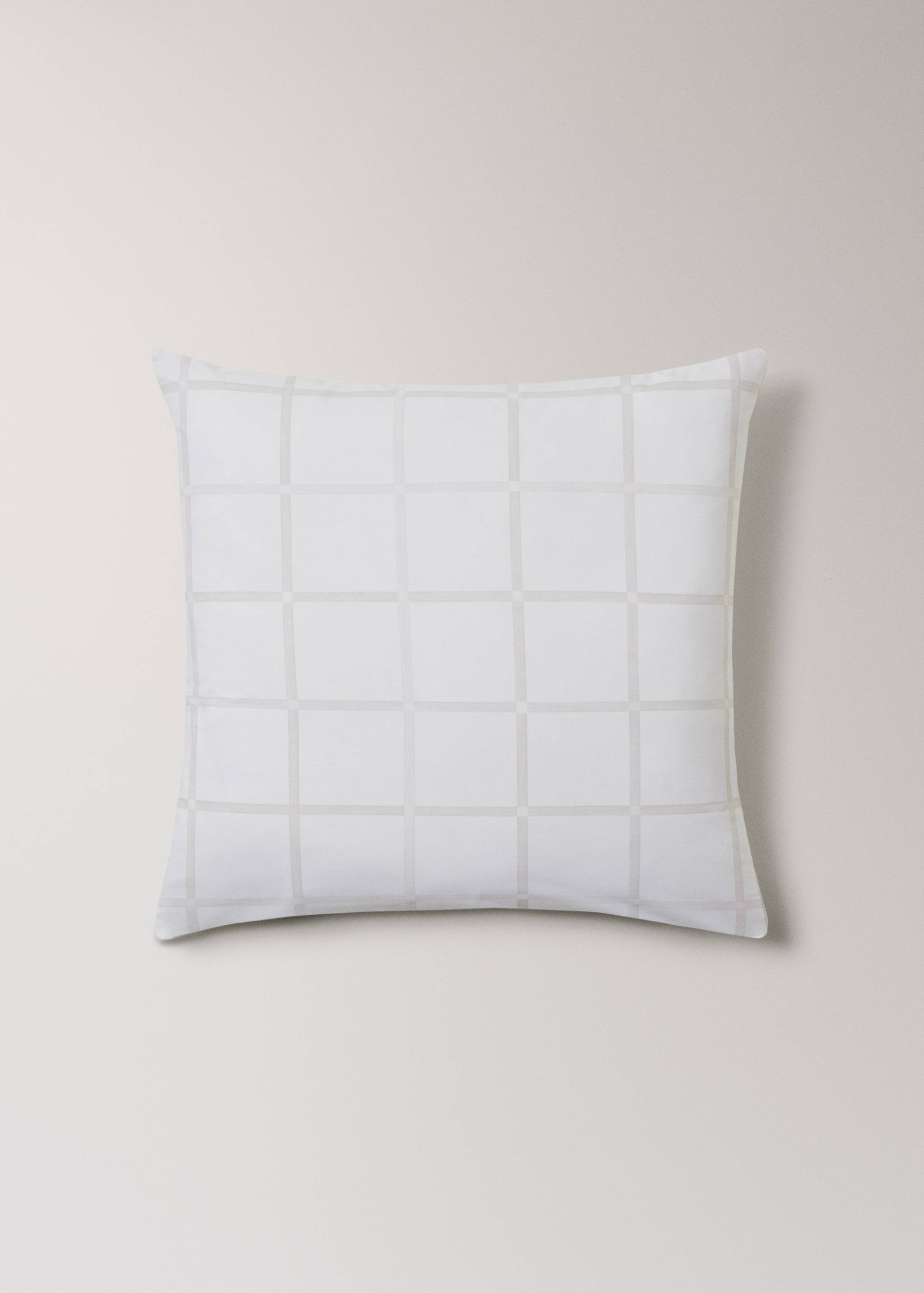 Dwie poszewki na poduszki z bawełnianego perkalu w kratkę 60x60 cm - Artykuł bez modela/modelki