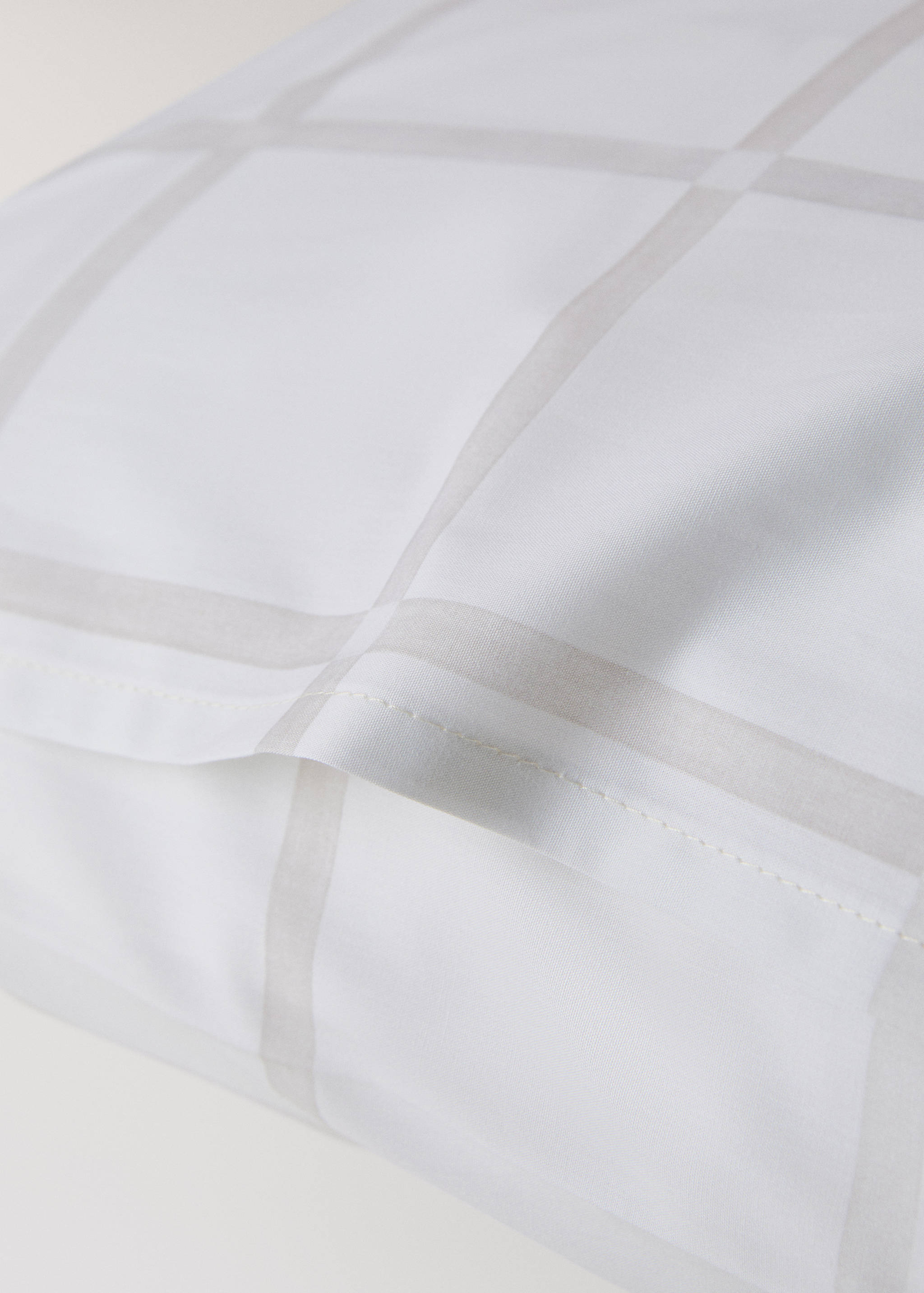 Dwie poszewki na poduszki z bawełnianego perkalu w kratkę 60x60 cm - Szczegóły artykułu 2