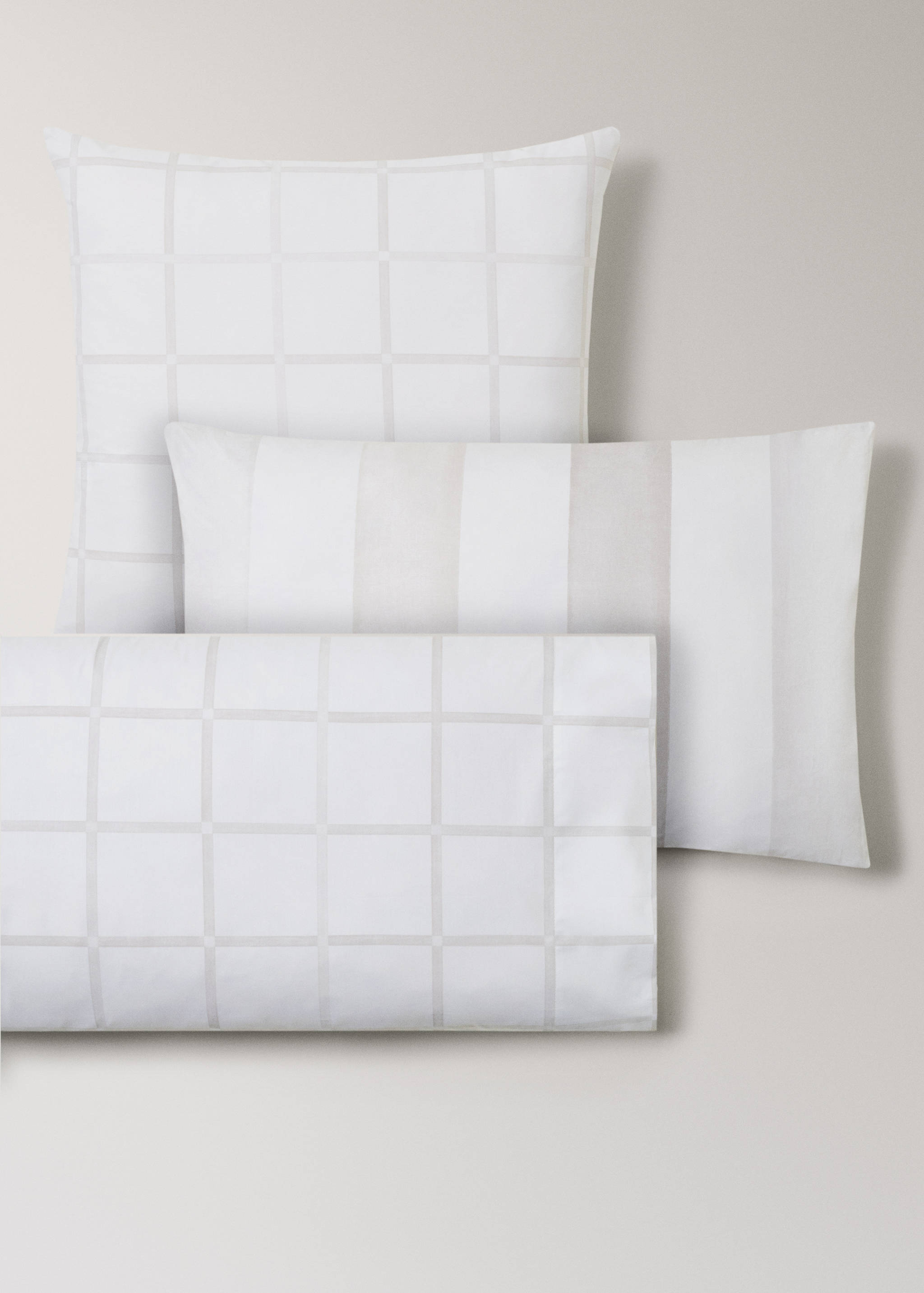 Dwie poszewki na poduszki z bawełnianego perkalu w kratkę 60x60 cm - Szczegóły artykułu 4