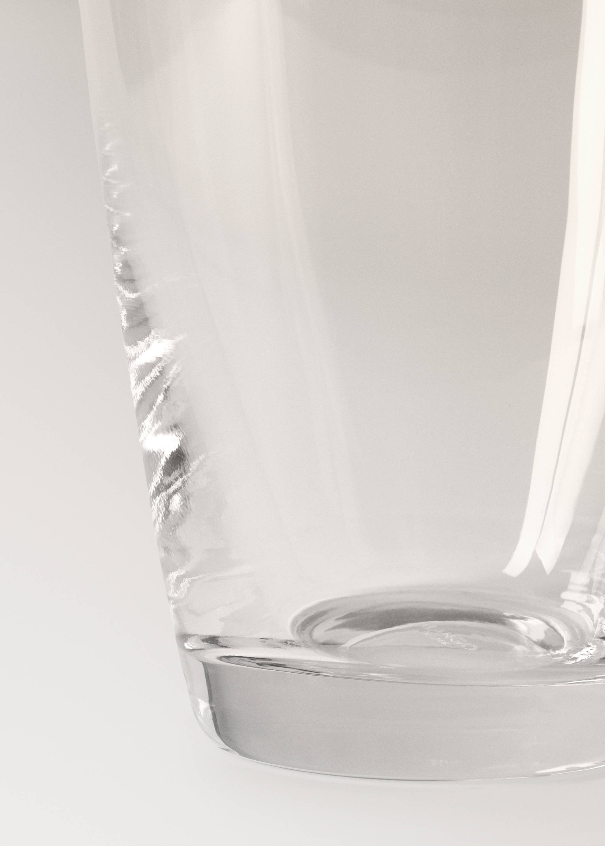 Crystaline vase - Details of the article 2