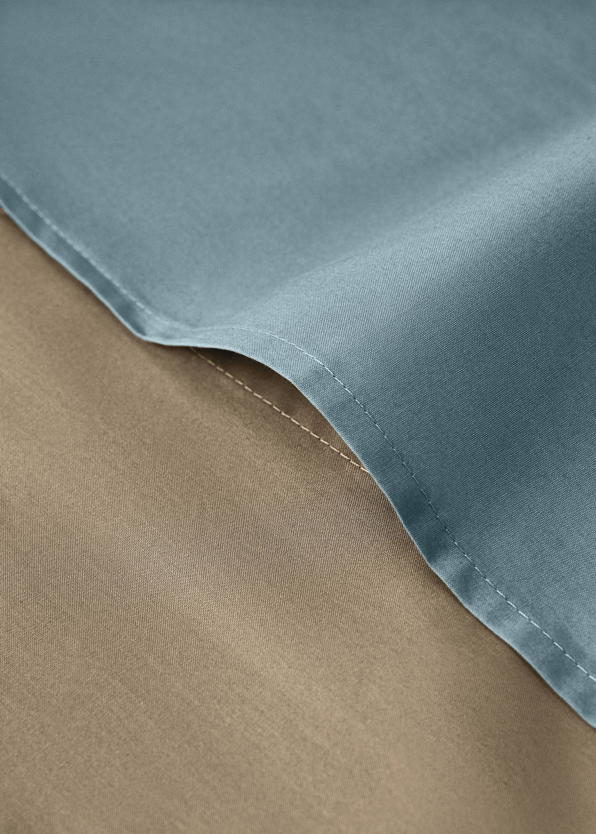 Reversibel dekbedovertrek van perkalkatoen met contrasterend biesje voor wieg - Detail van het artikel 1