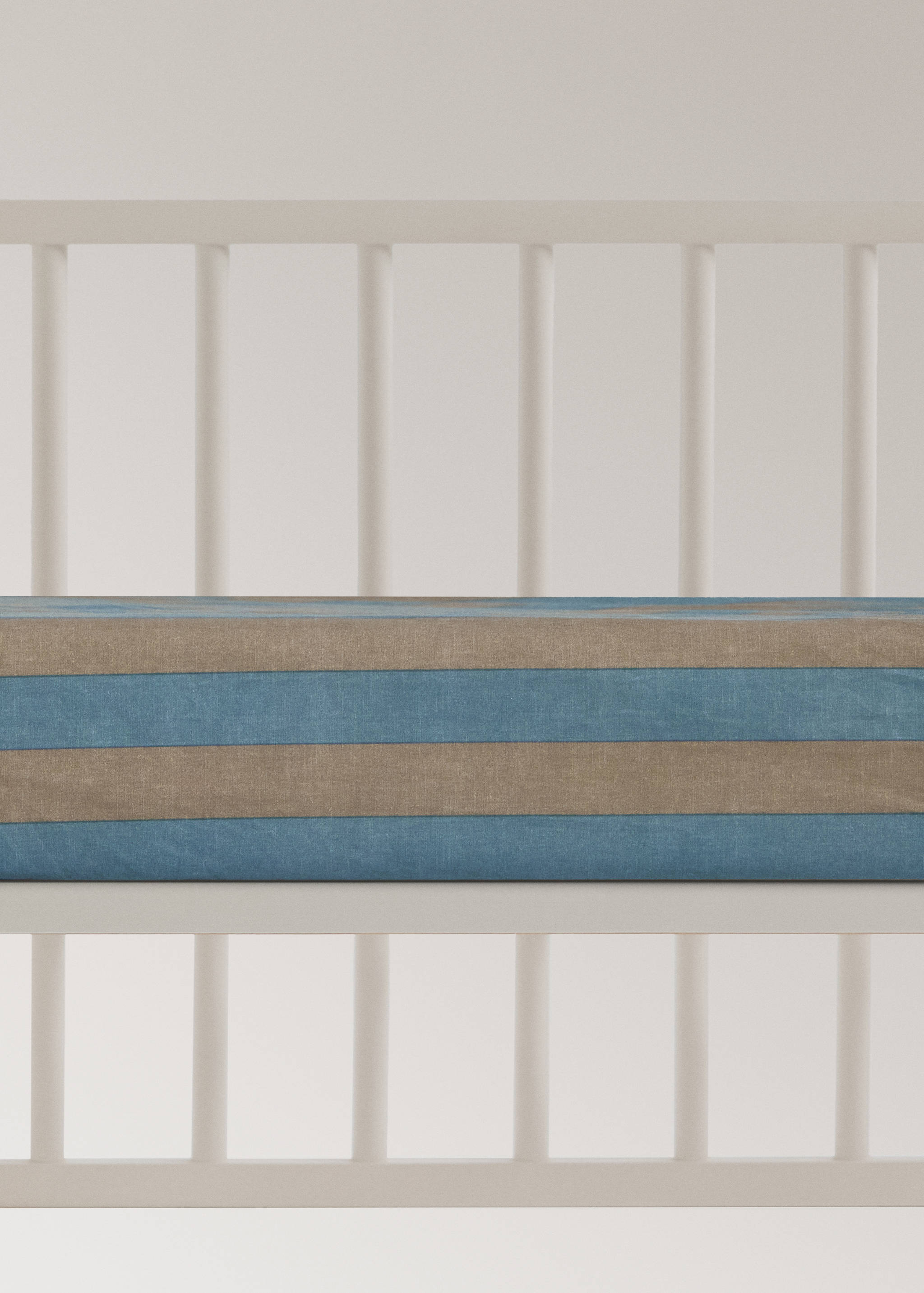 Cearceaf inferior pentru pătuț cu dungi Kodak - Articol fără model