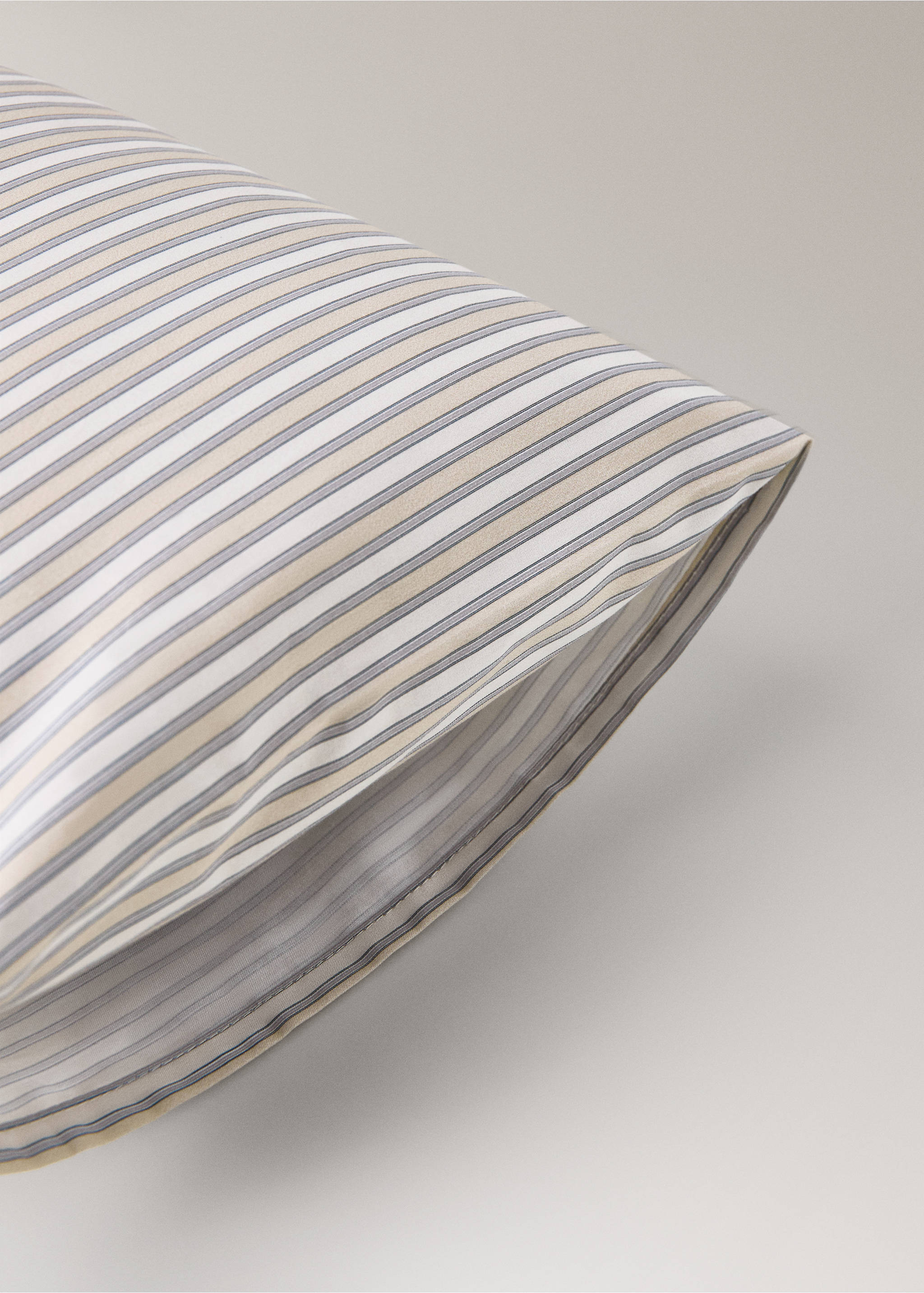 Percale cotton children's pillowcase with fine-striped print 30x50 cm - Details of the article 1, Vanilla. Ref: 17081552-00.
