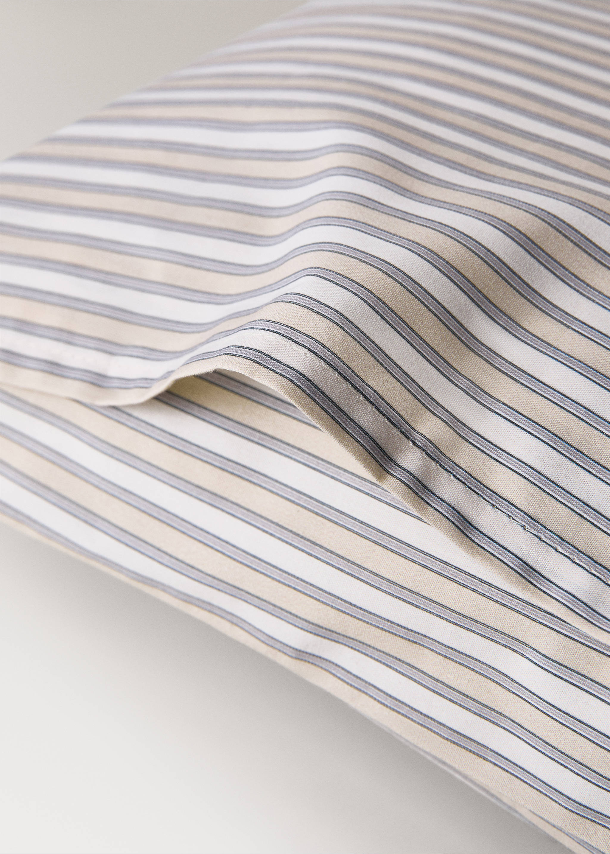 Percale cotton children's pillowcase with fine-striped print 30x50 cm - Details of the article 2, Vanilla. Ref: 17081552-00.