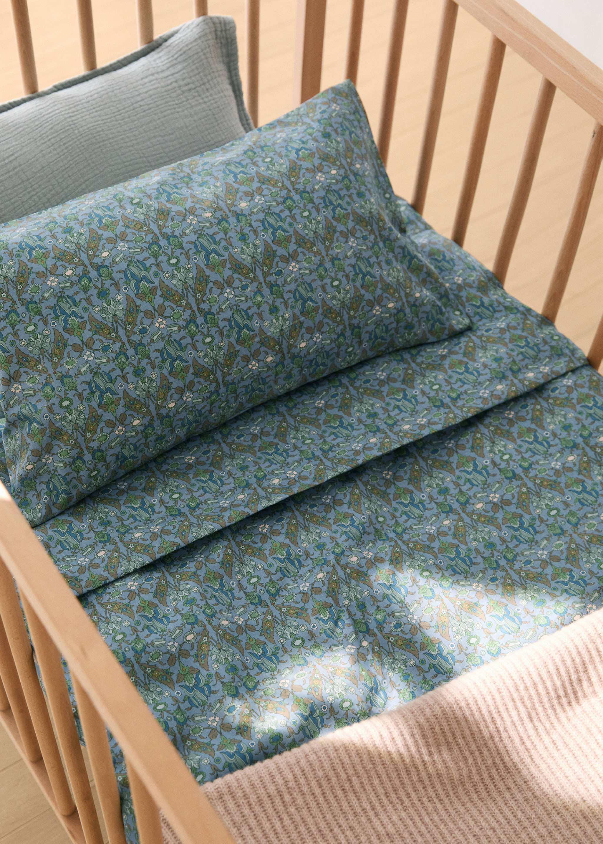 Percale cotton duvet cover with small floral print for cot - General plane