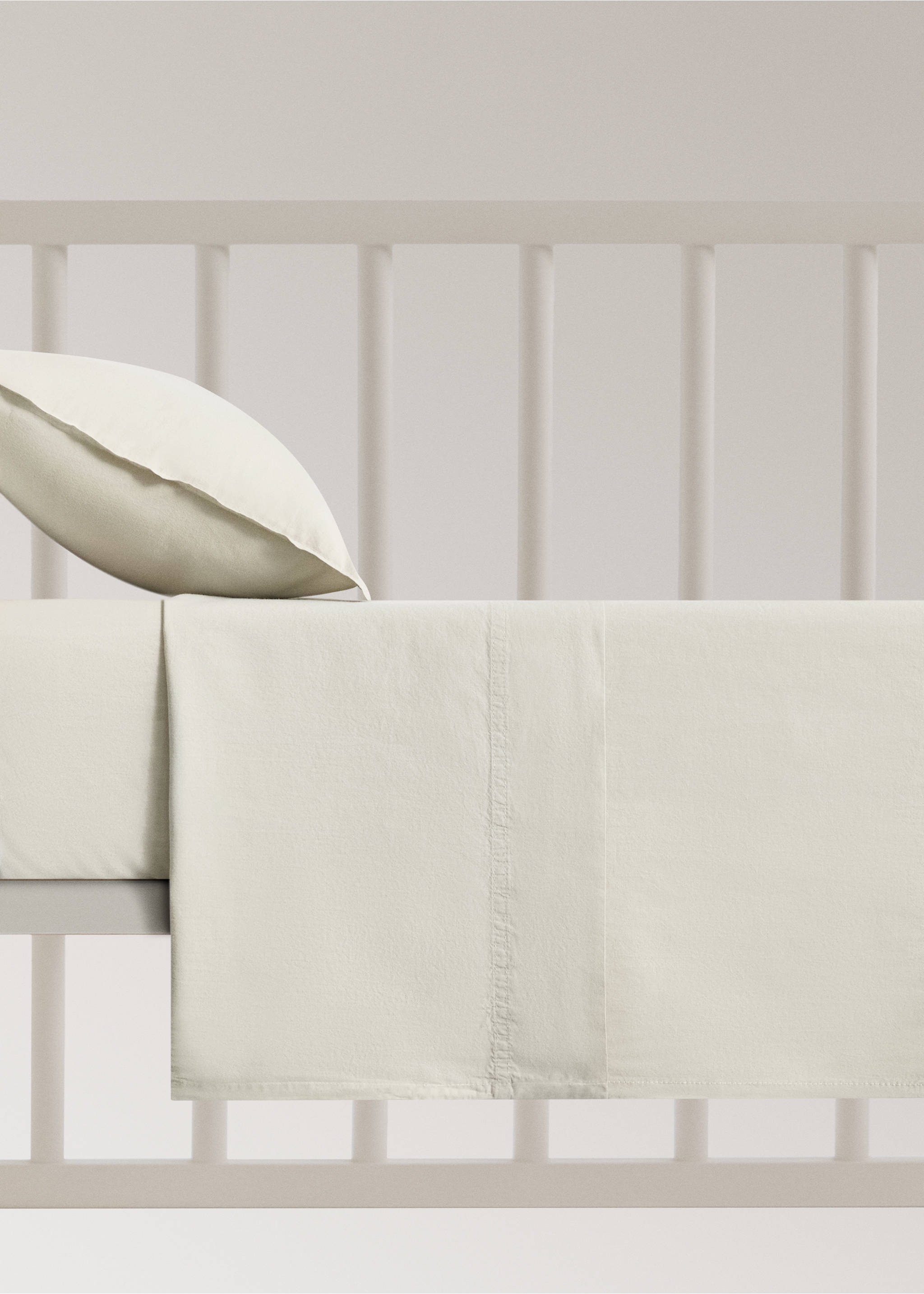 Washed cotton double-stitched top sheet for cot - Article without model, Pastel Green. Ref: 17081564-00.