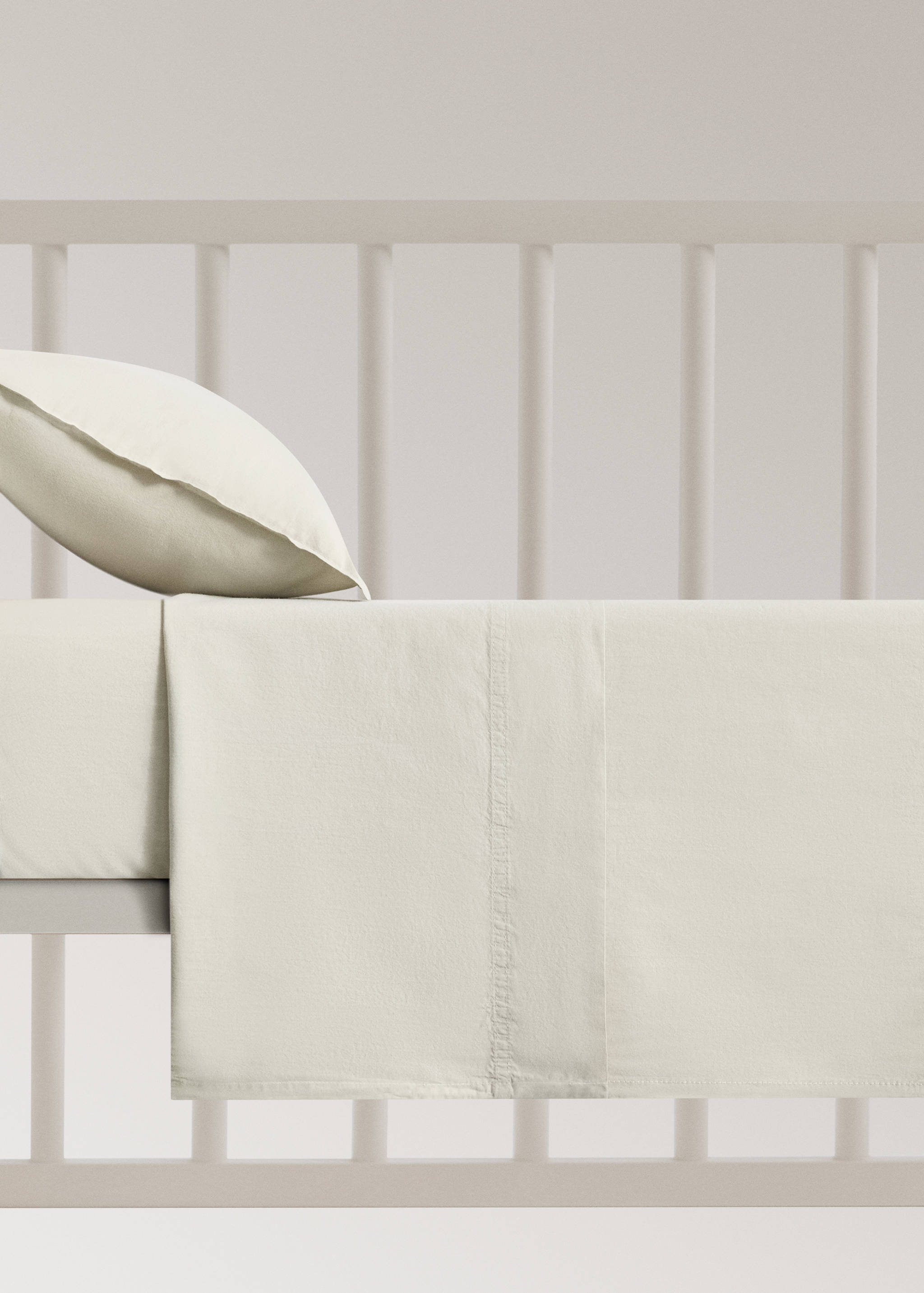 Washed cotton double-stitched top sheet for cot - Article without model