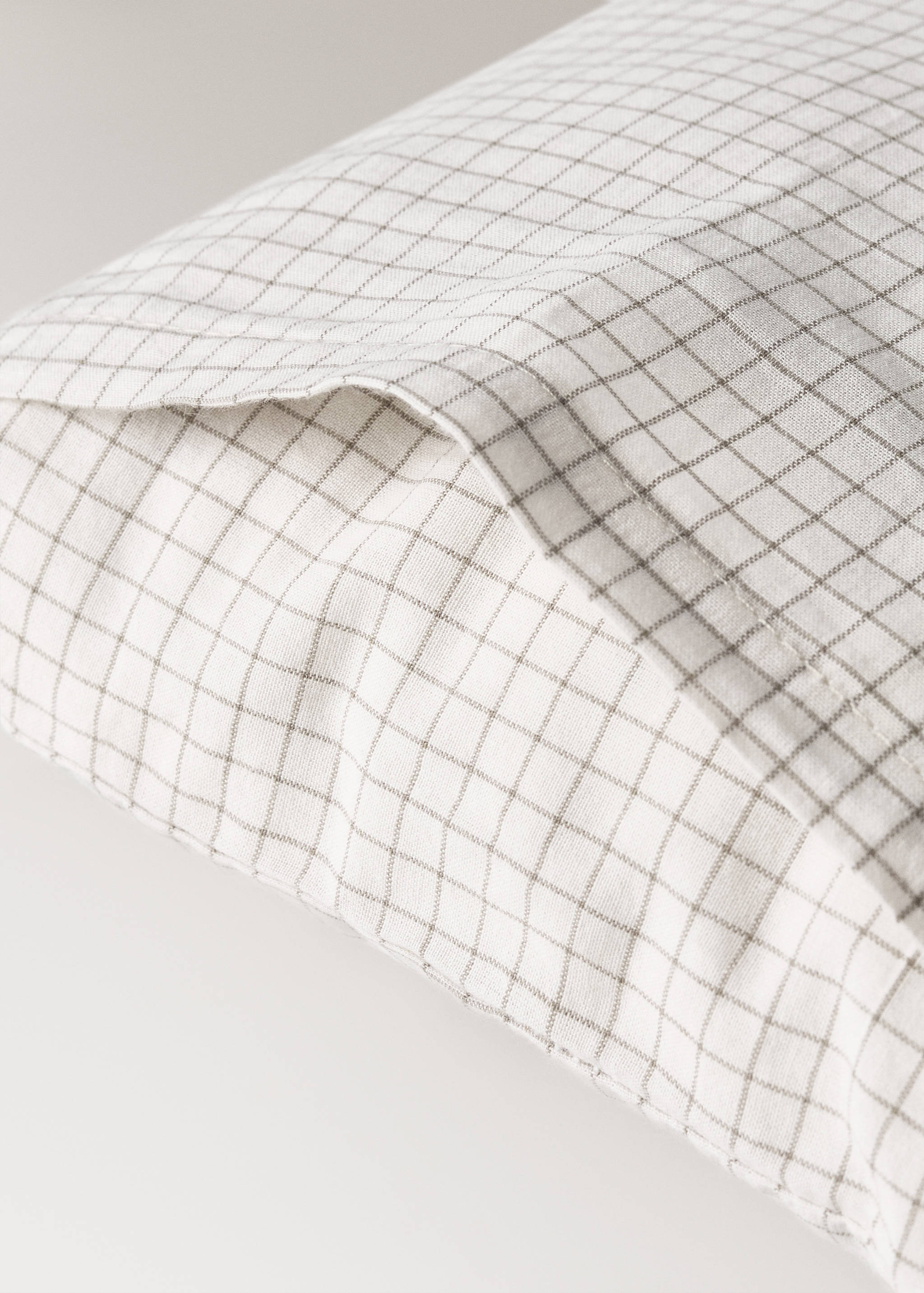 Cotton mini-check bed sheet and pillow set for cot - Details of the article 5