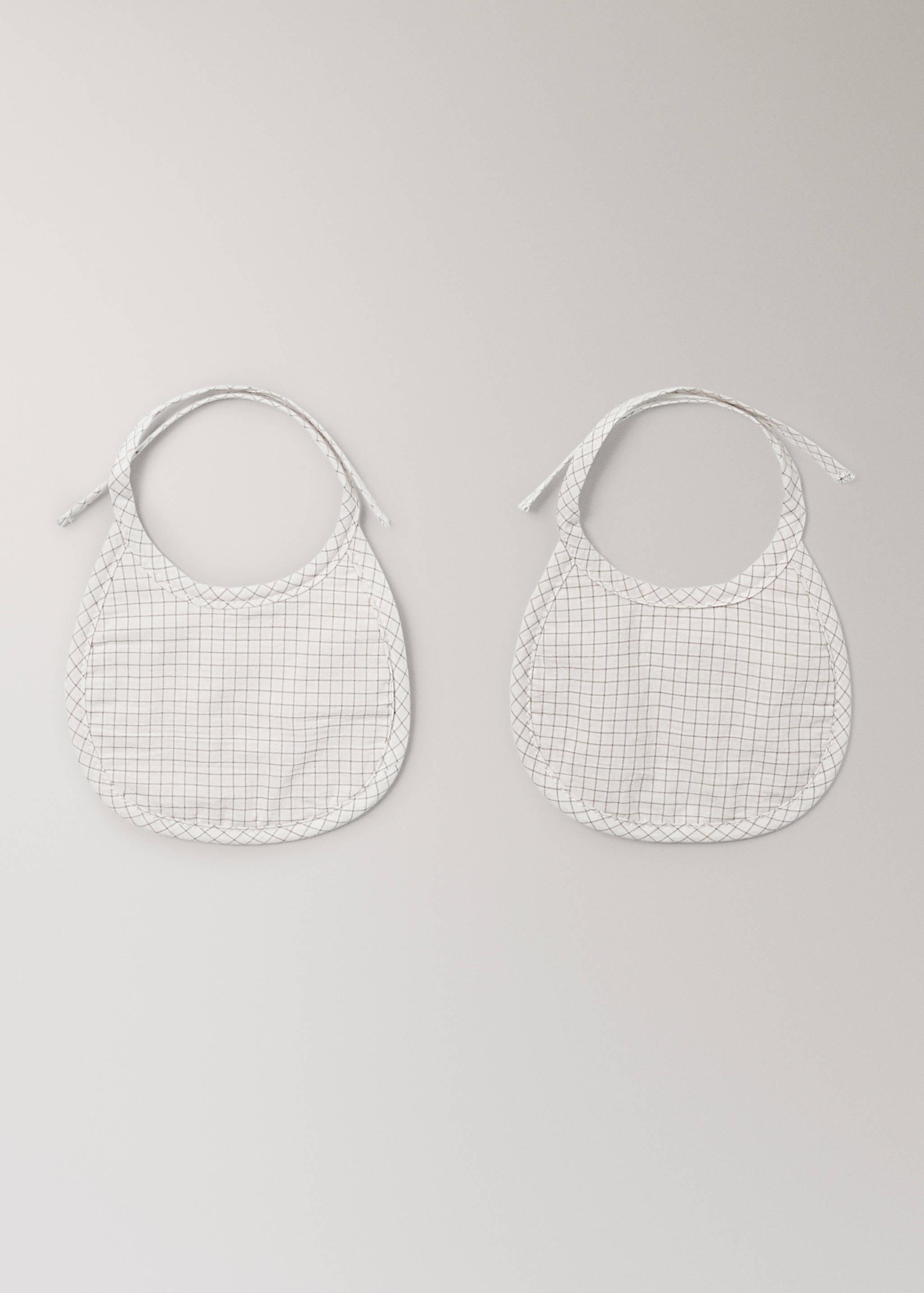 Bavoirs design à carreaux - Article sans modèle