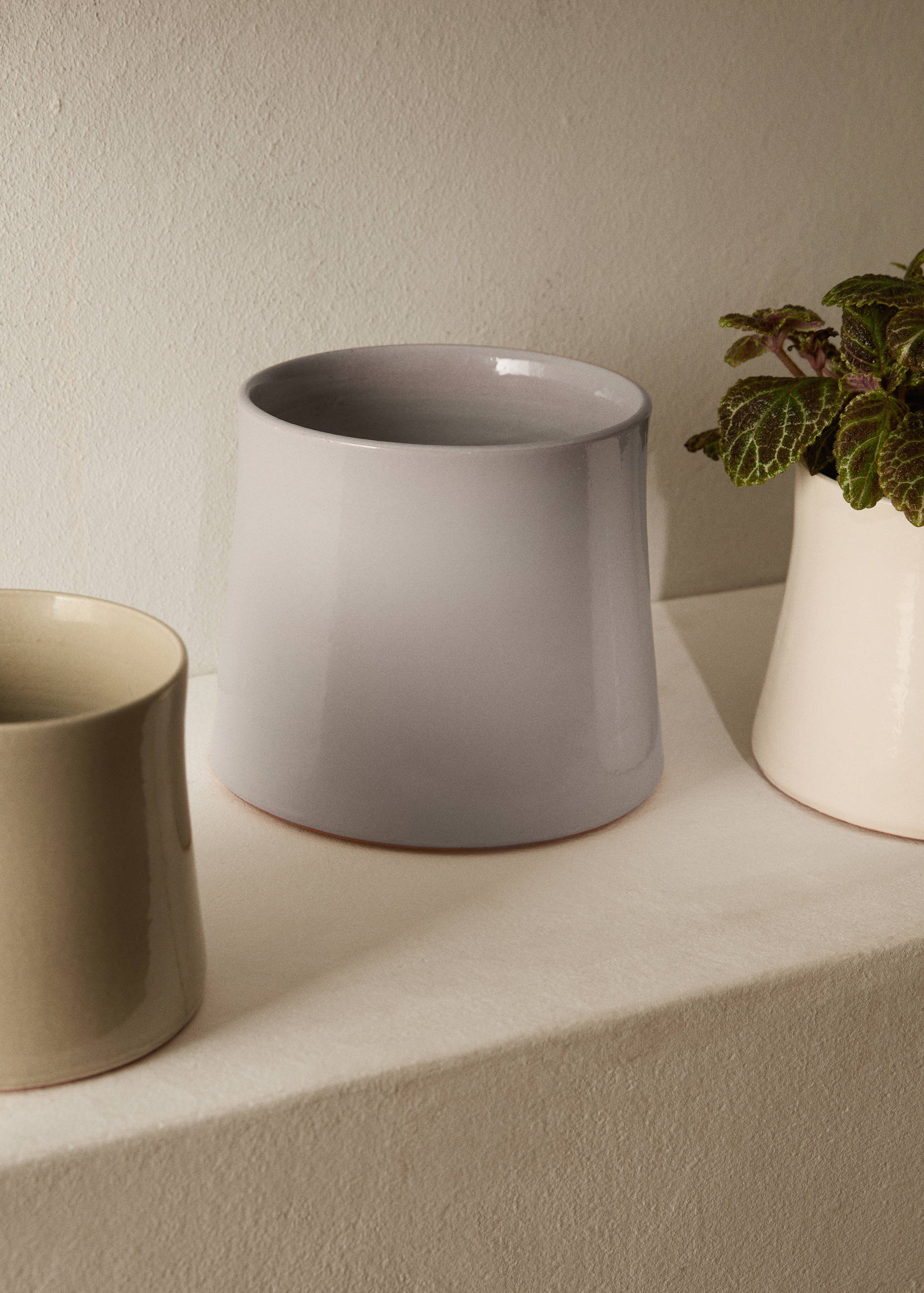 Large terracotta planter - General plane