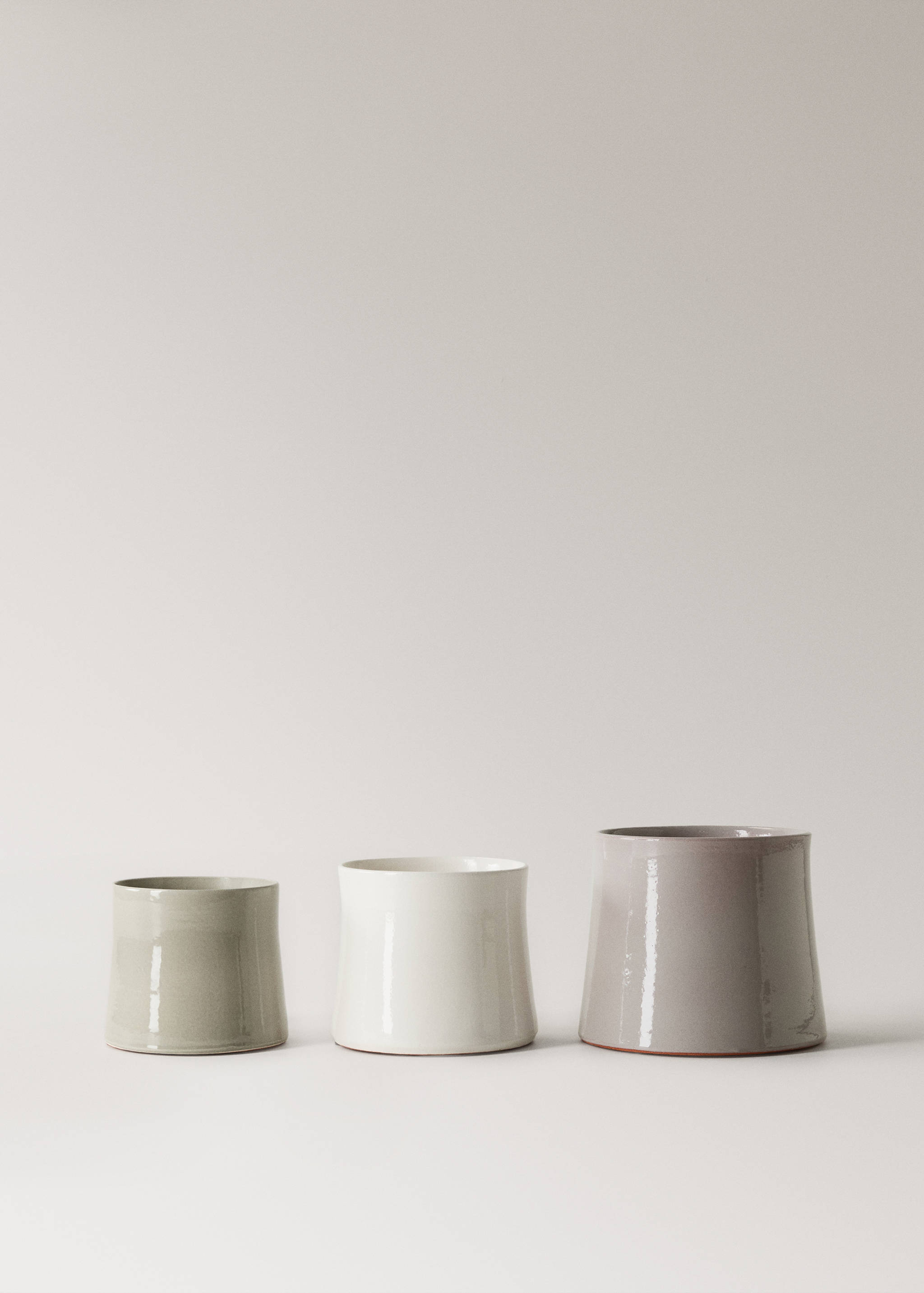 Large terracotta planter - Details of the article 3