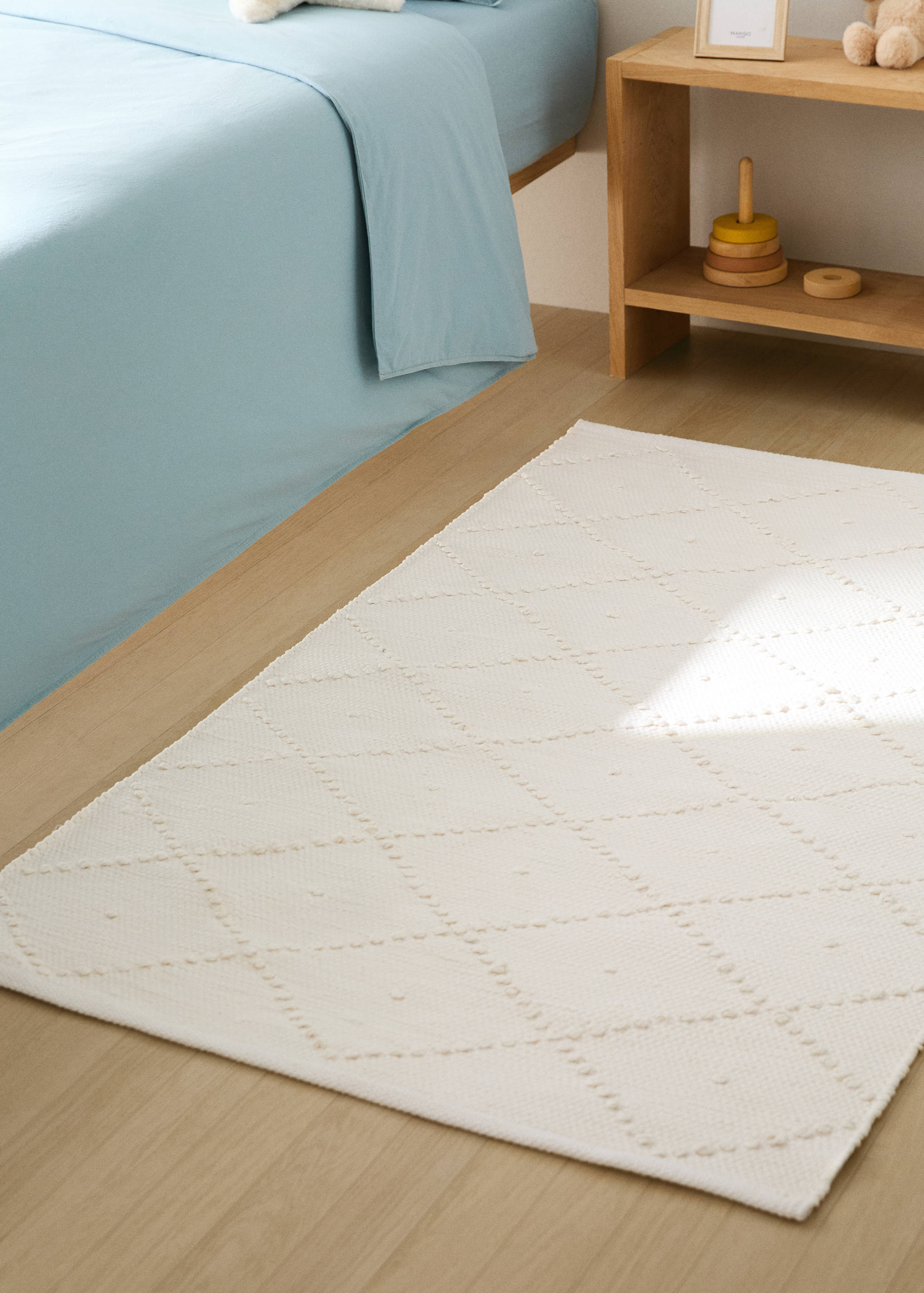 Children's cotton rug with diamond pattern and pom-poms - General plane