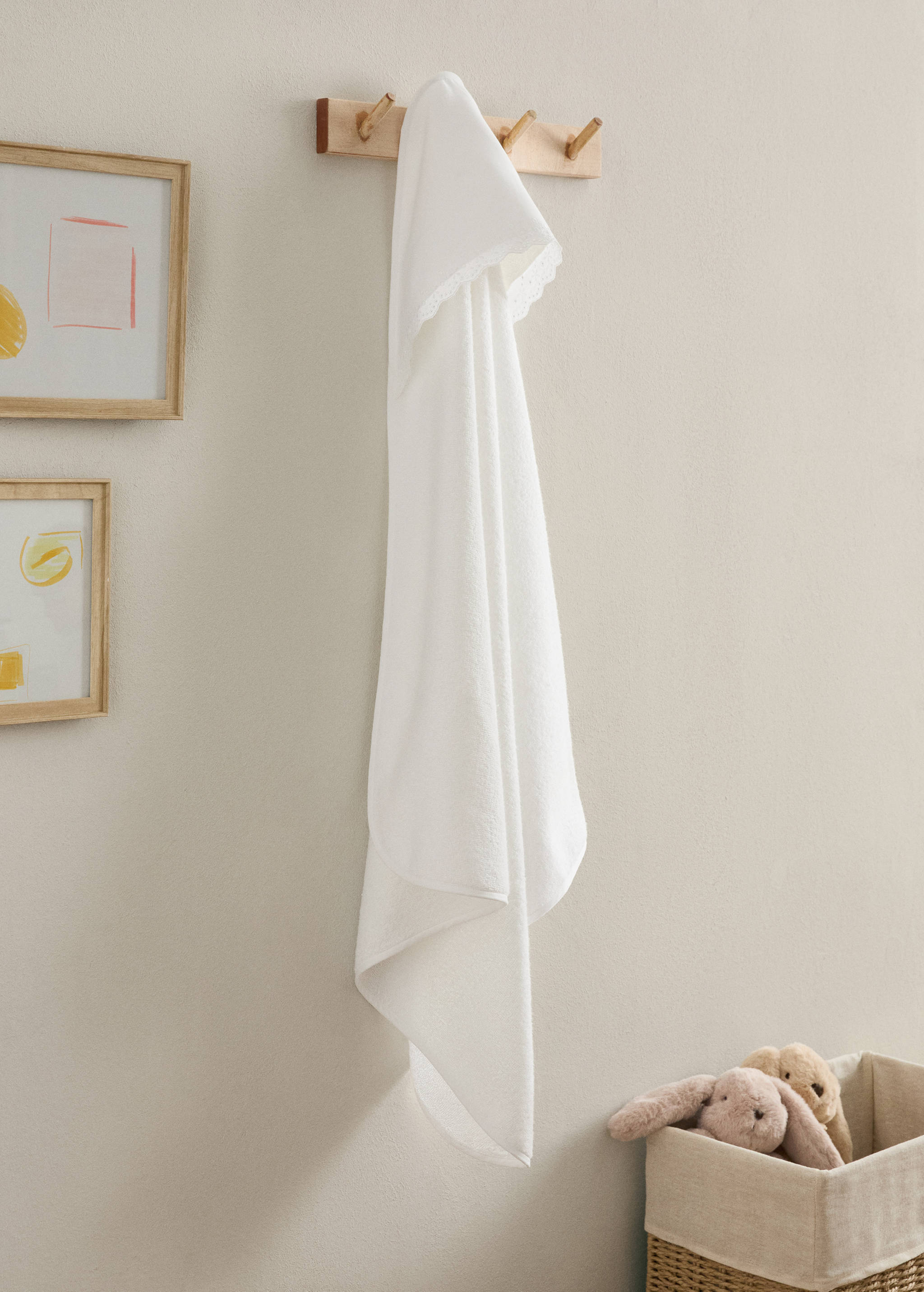 Children's bath cape with hood and floral embroidery - General plane