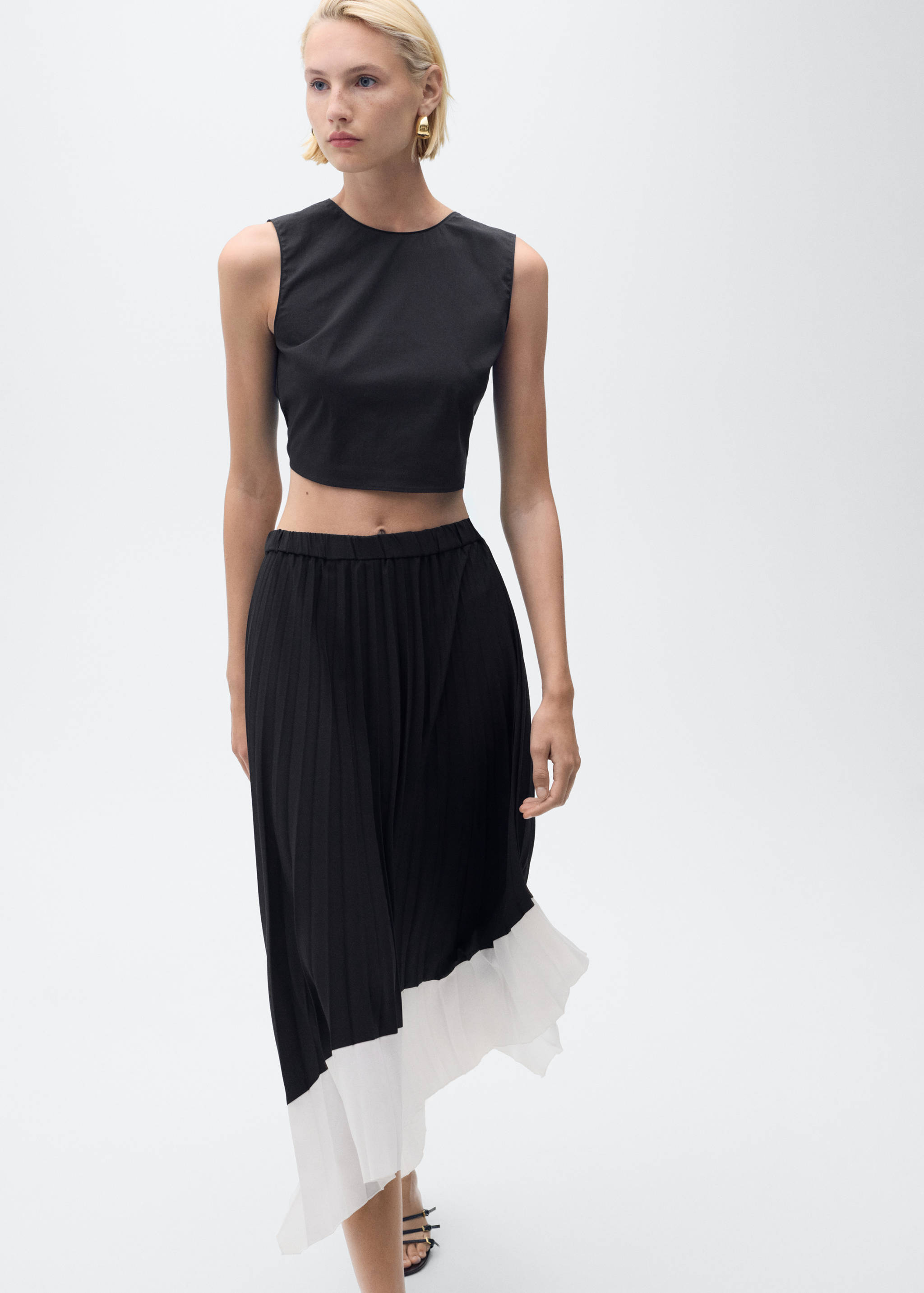 Pleated asymmetric skirt  - Details of the article 2