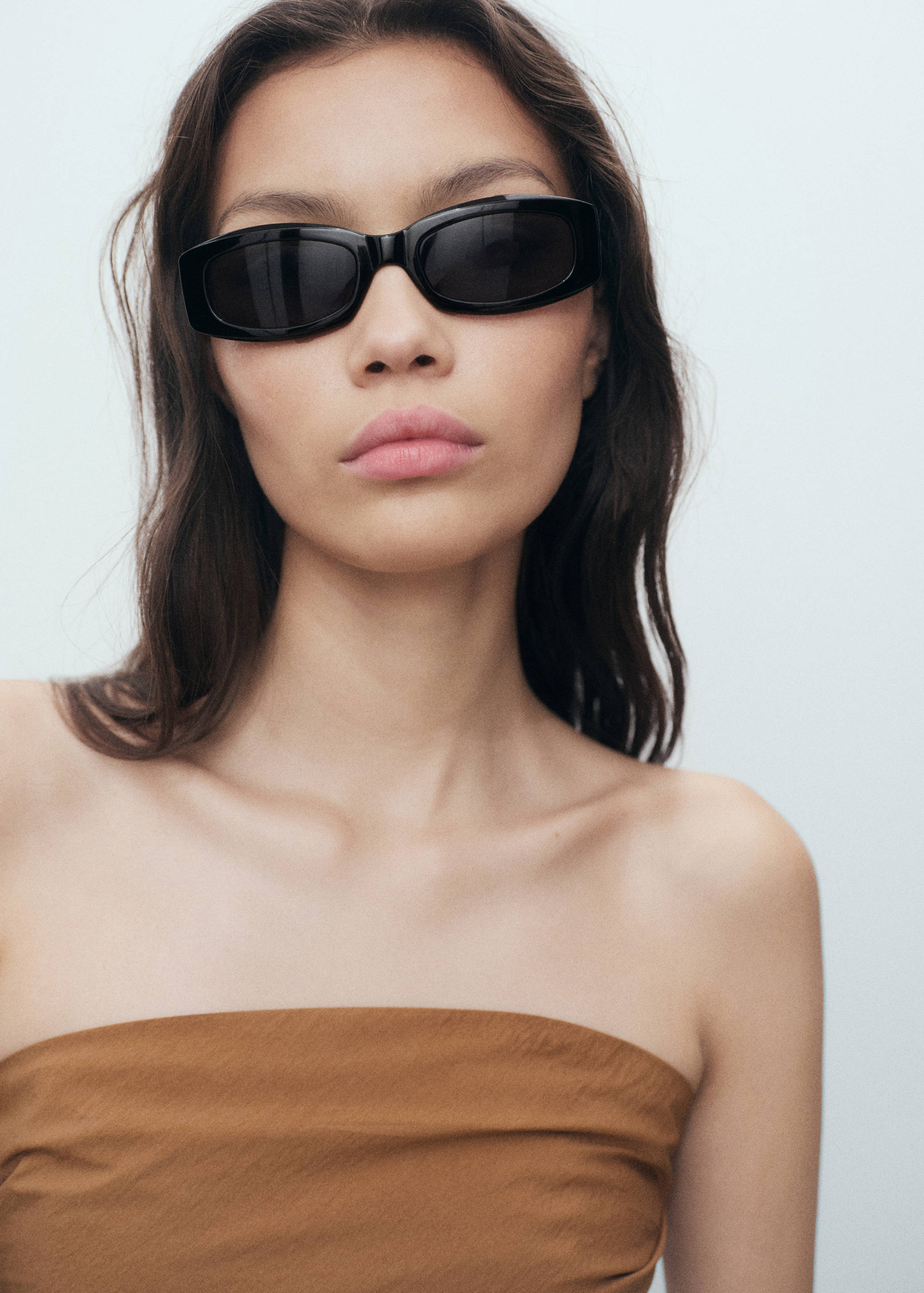 Asymmetrical strapless top - Details of the article 1