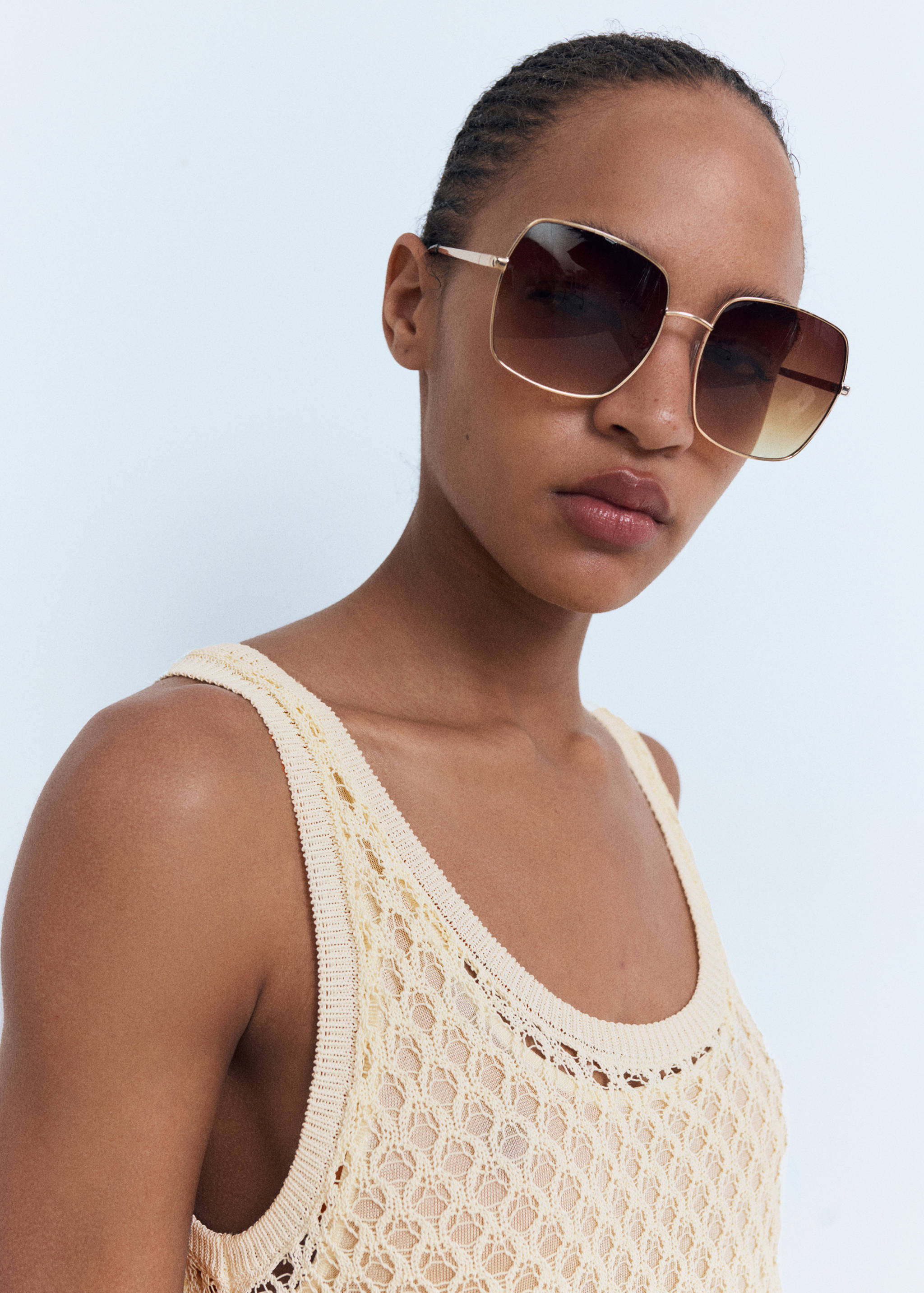 Crochet top with straps - Details of the article 1