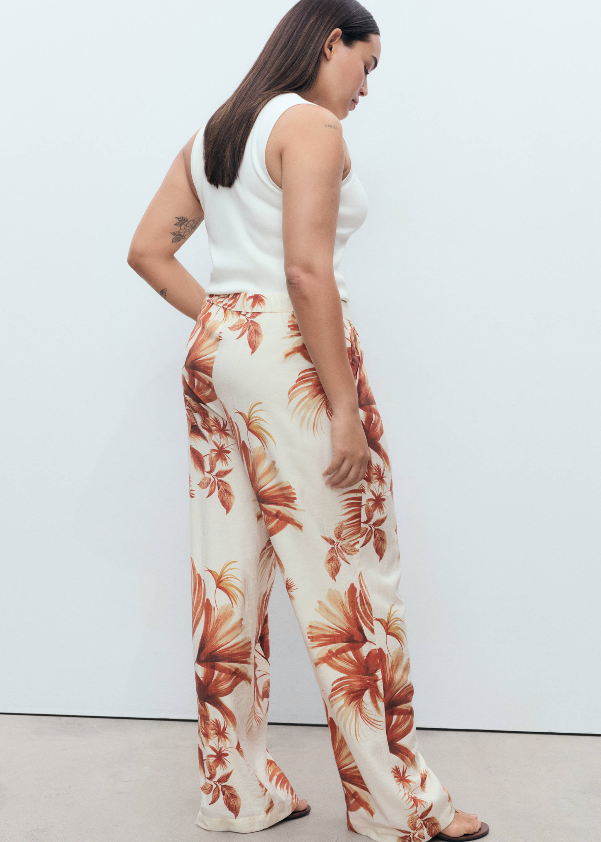 Straight-leg pants with palm tree print - Details of the article 4
