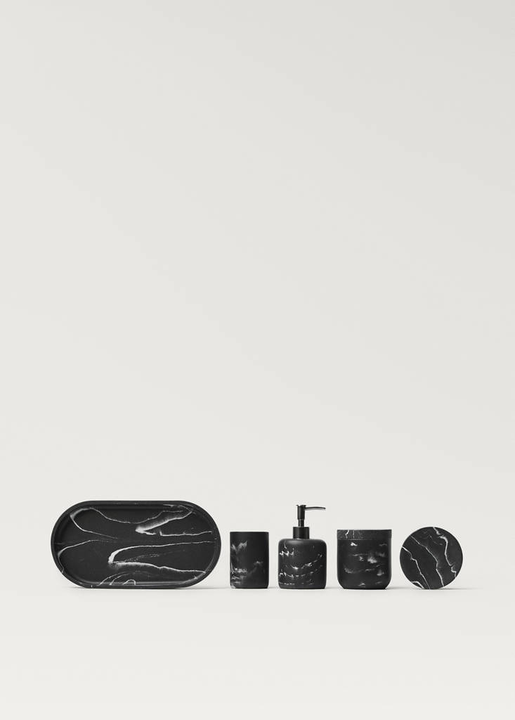 Marble-effect bath tray — Black