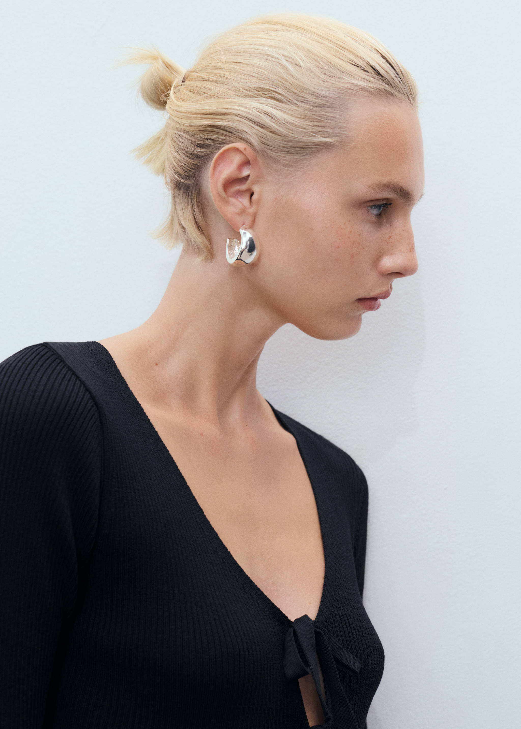 Knitted cardigan with ties - Details of the article 1