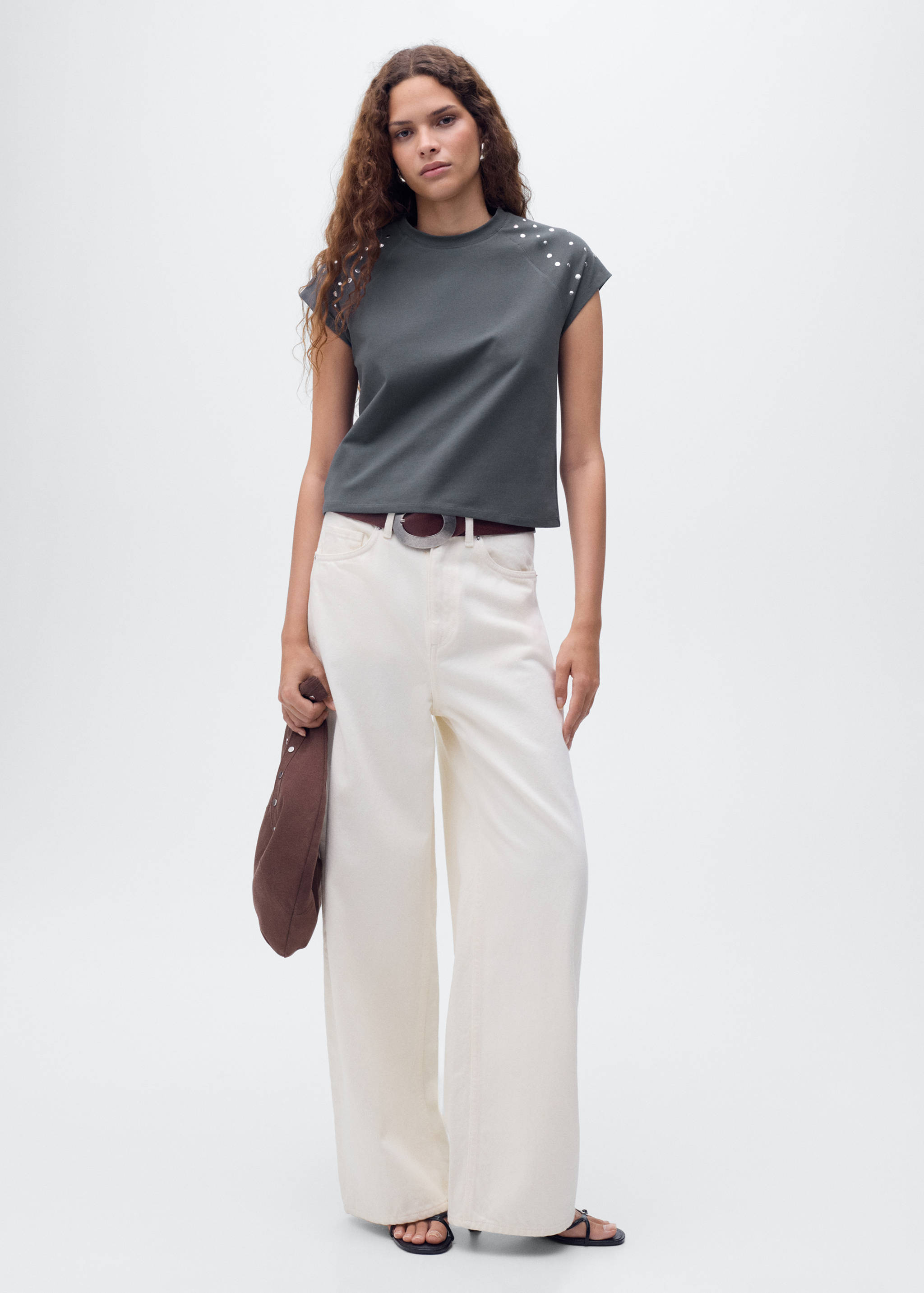 T-shirt katun dengan stud - Tampilan Umum