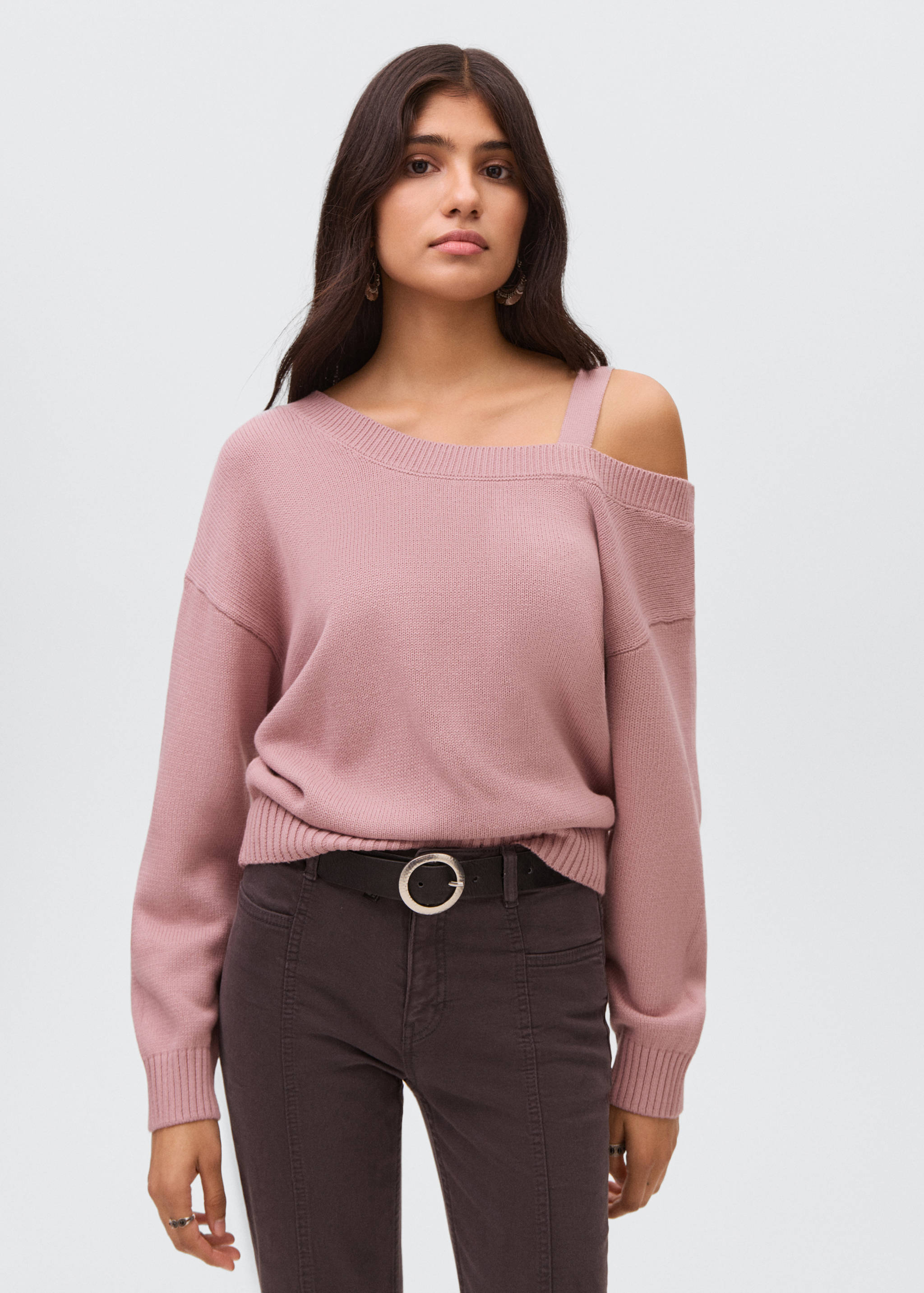 Knitted sweater with cut-out - Medium plane