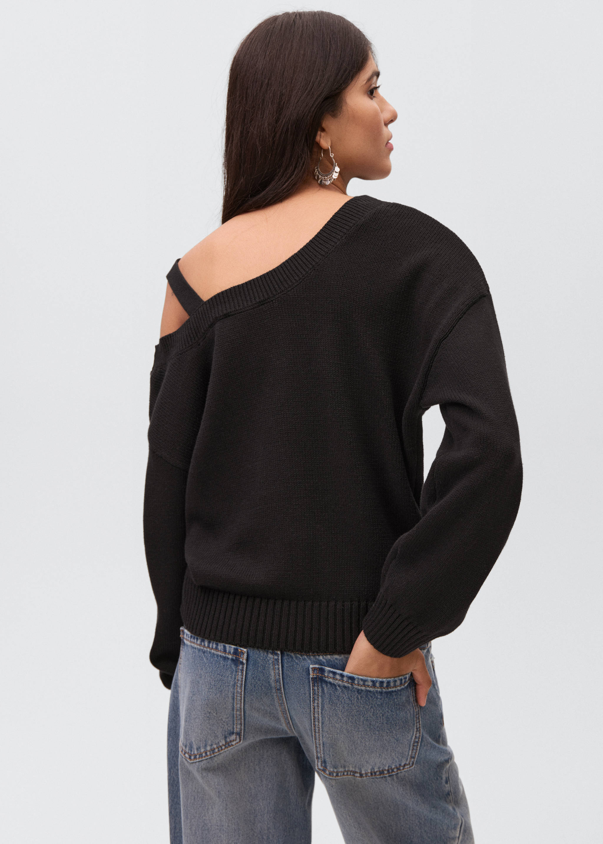 Knitted sweater with cut-out - Reverse of the article