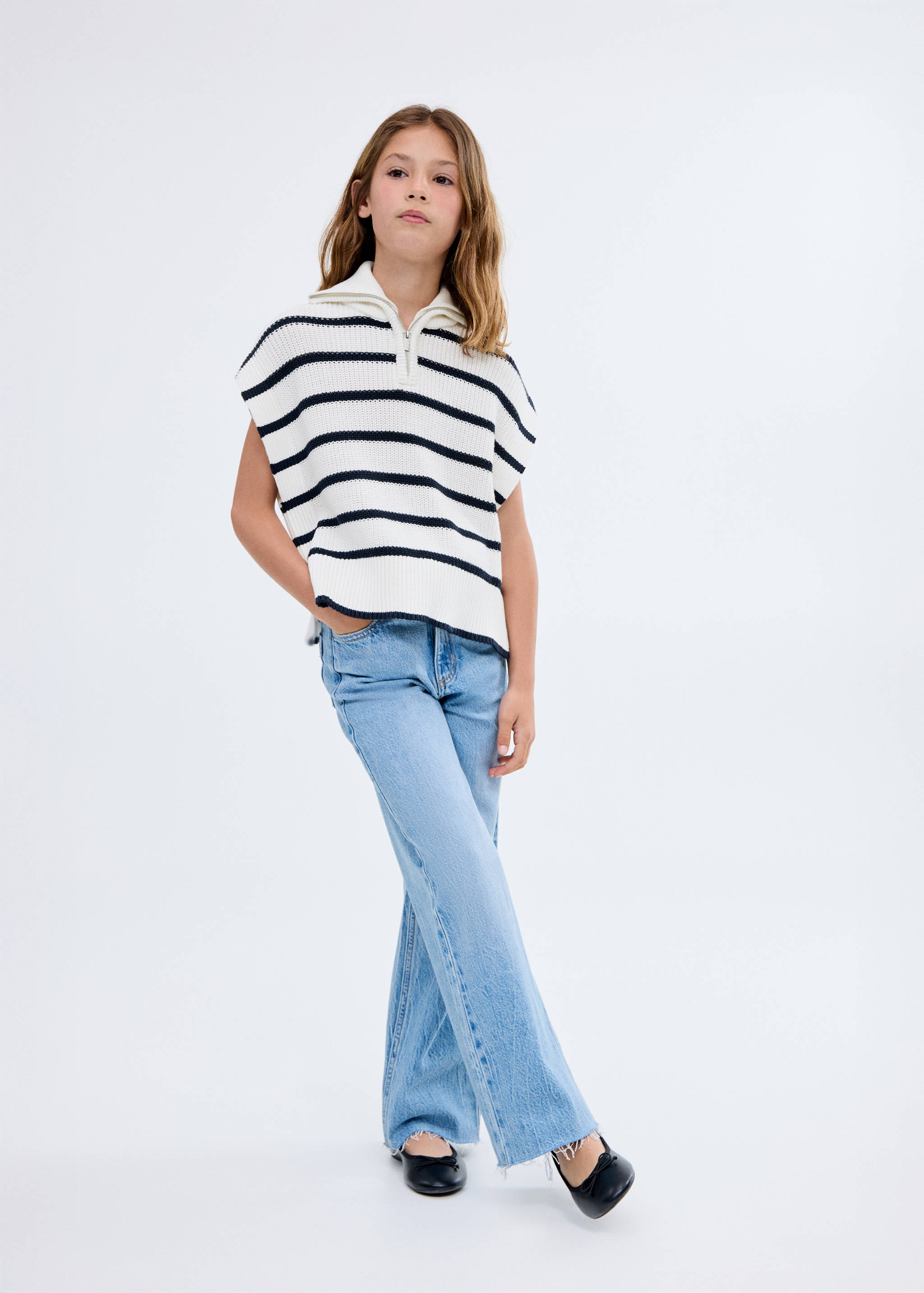 Perkins-neck knitted vest - General plane