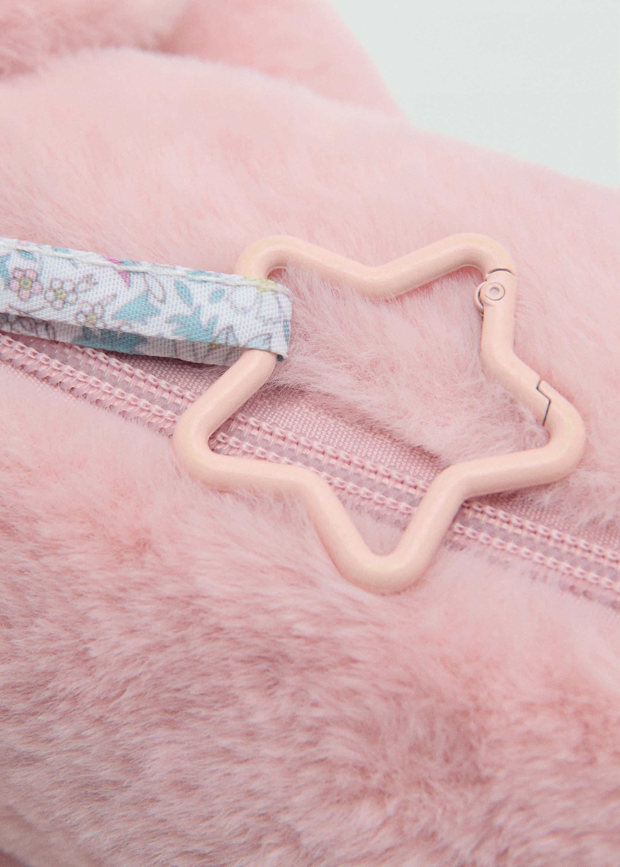 Estojo de cãozinho - Pormenor do artigo 2