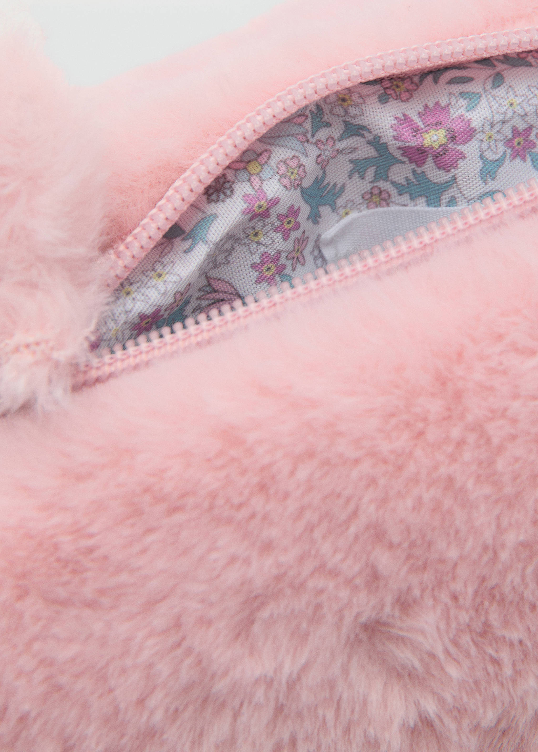 Estojo de cãozinho - Pormenor do artigo 4