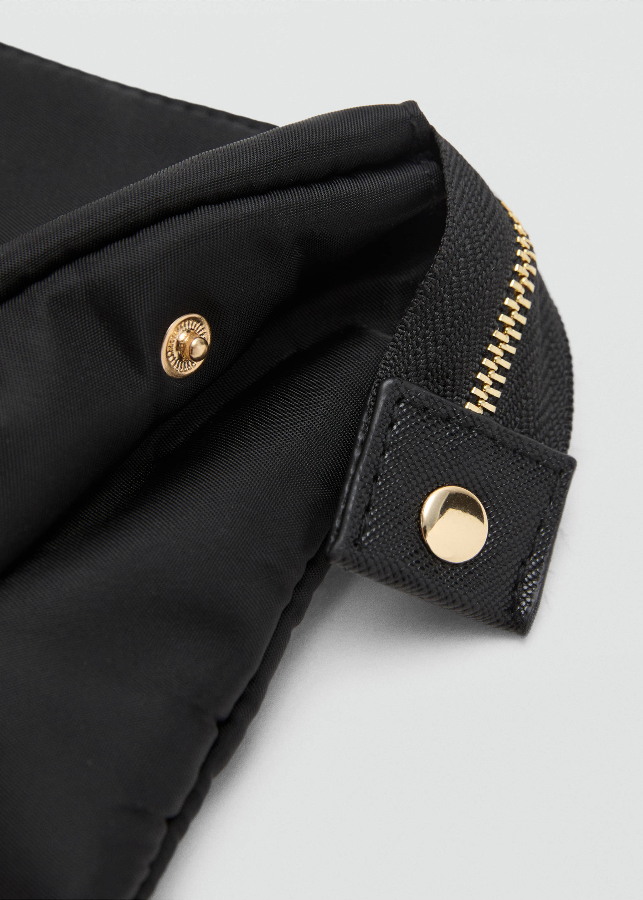 拉链尼龙钱包 - null, 黑色. Ref: 17083304-00.