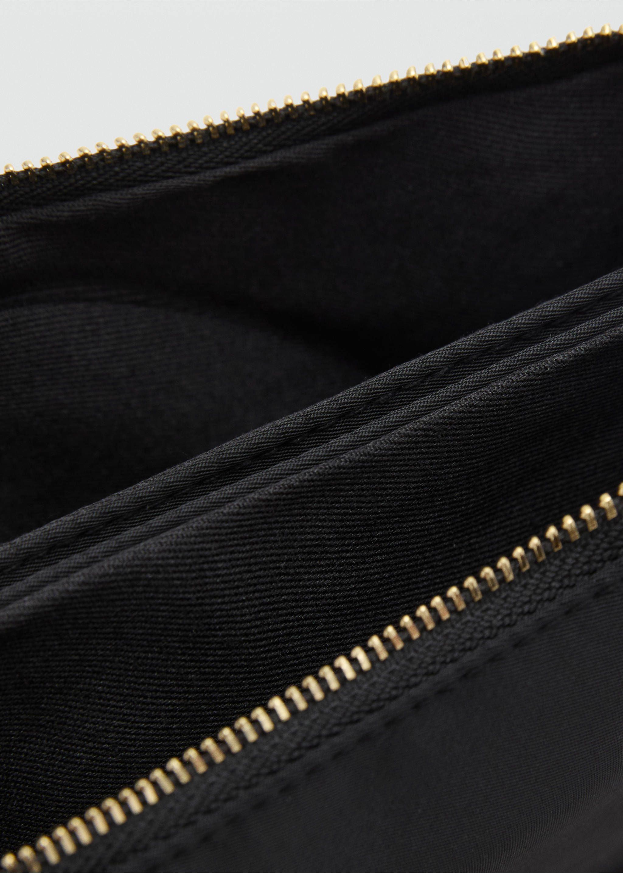 拉链尼龙钱包 - null, 黑色. Ref: 17083304-00.