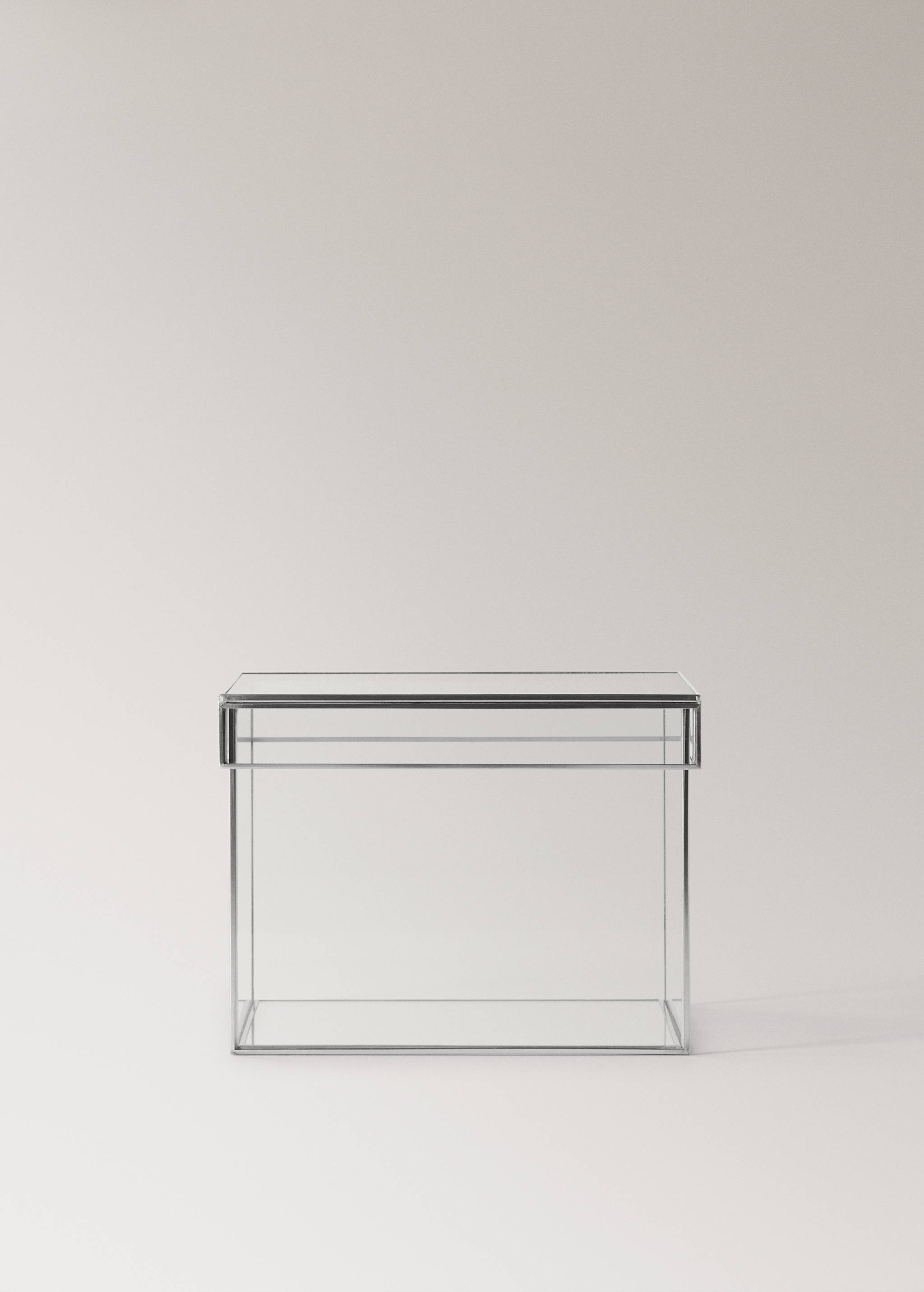 Mellomstor firkantet metallboks - Artikkel uten modell