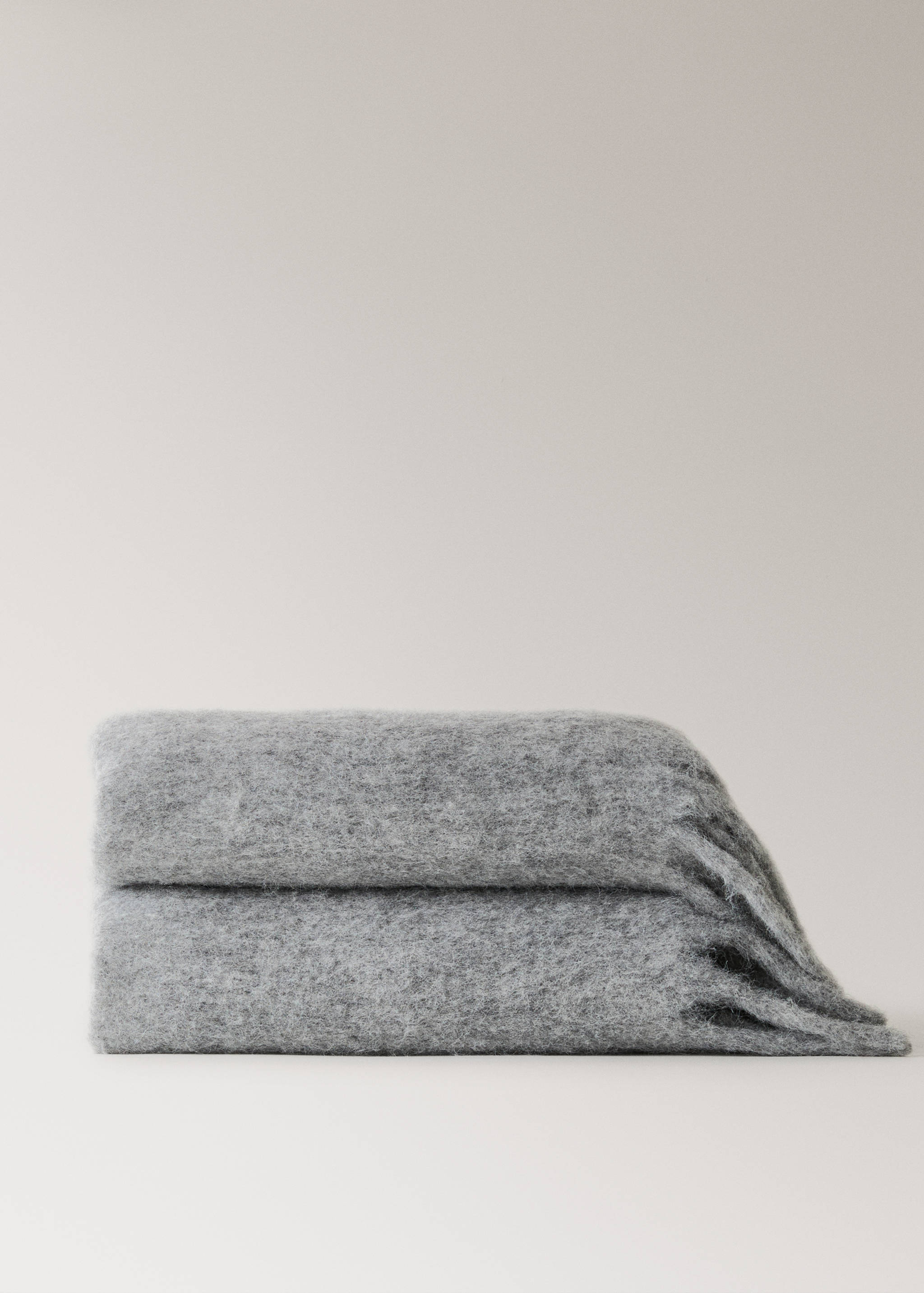Carded wool blend melange throw - Article without model