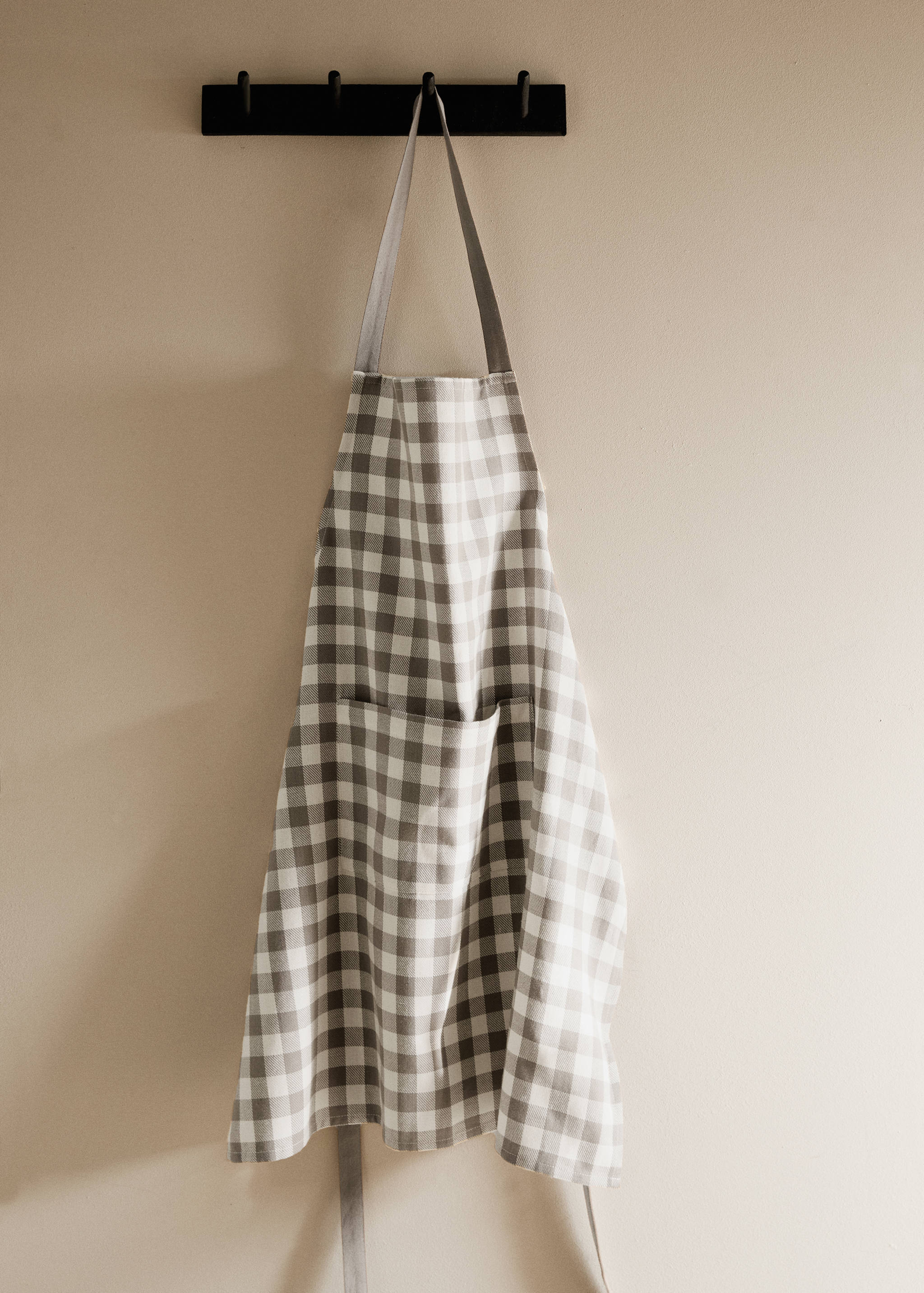 Gingham check cotton apron - General plane