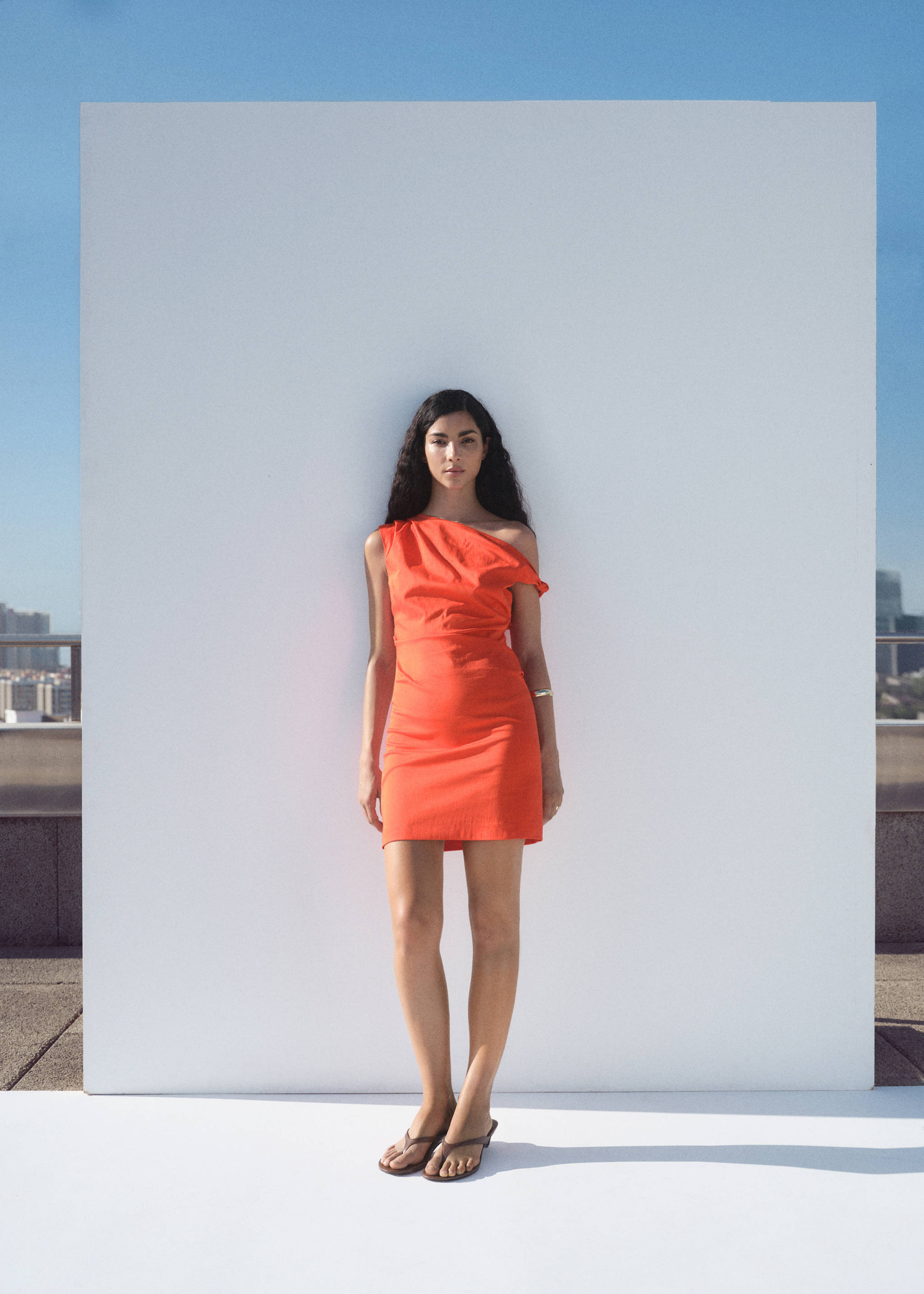 Ruched dress with asymmetrical neckline - General plane