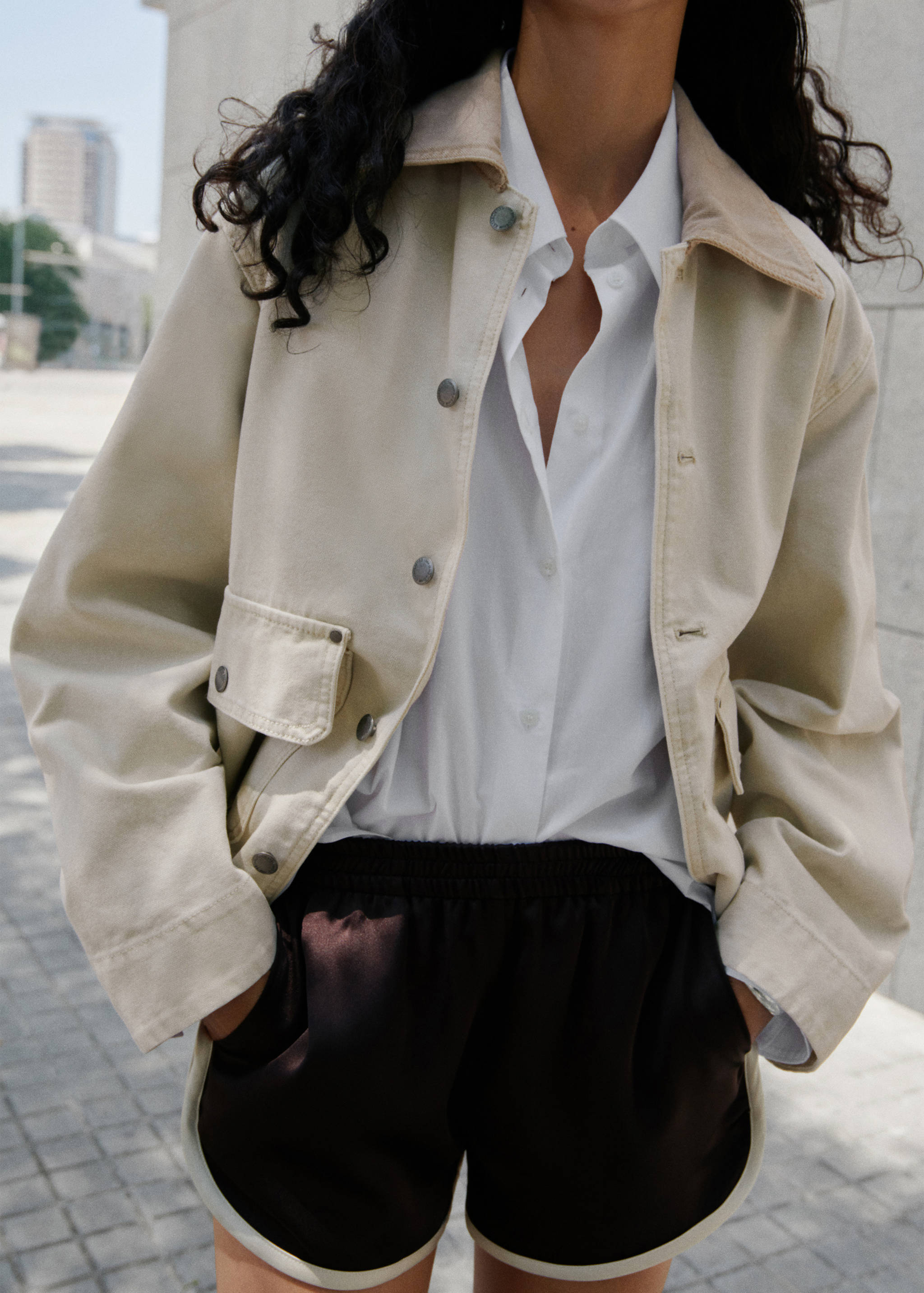 Shorts with contrasting trim - Medium plane