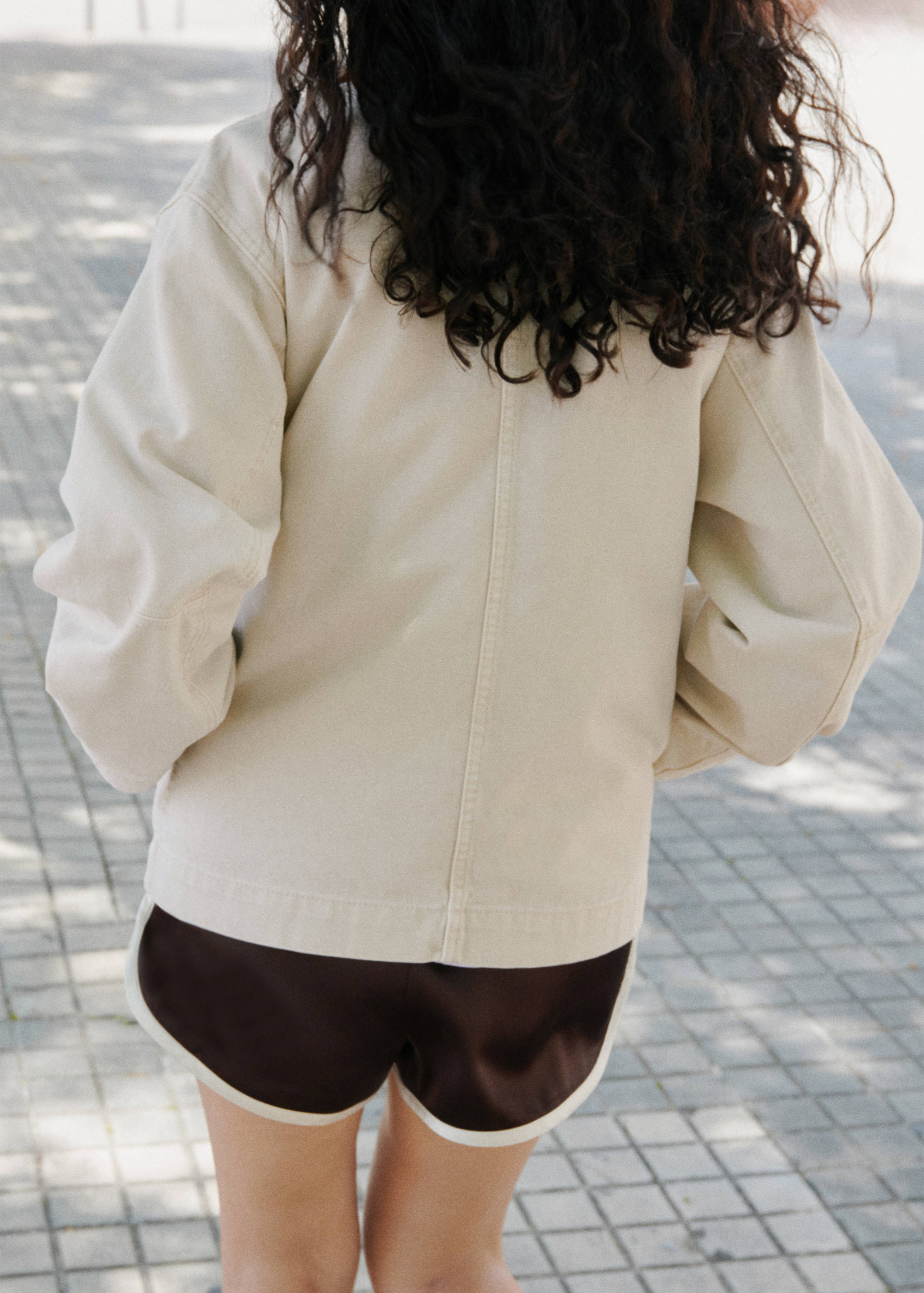 Shorts with contrasting trim - Reverse of the article