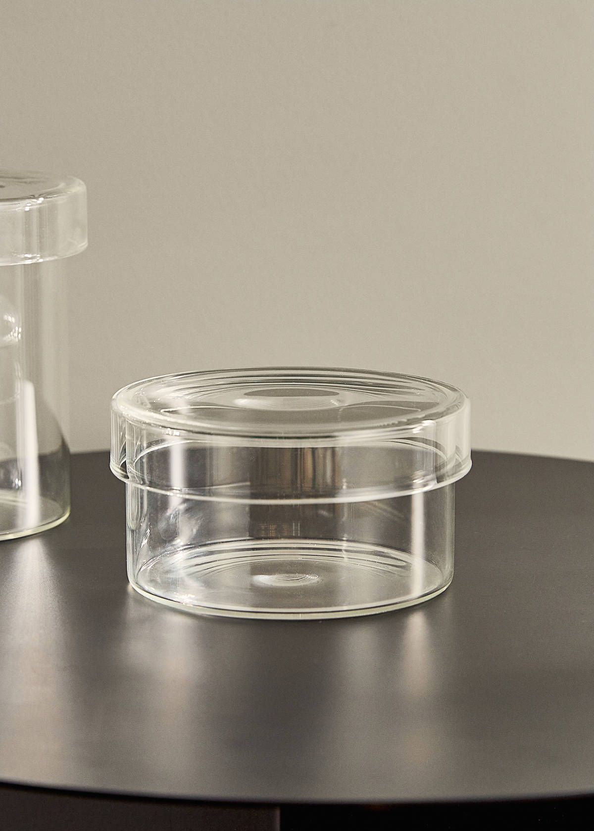 Medium borosilicate bathroom jar with lid — Ice Grey
