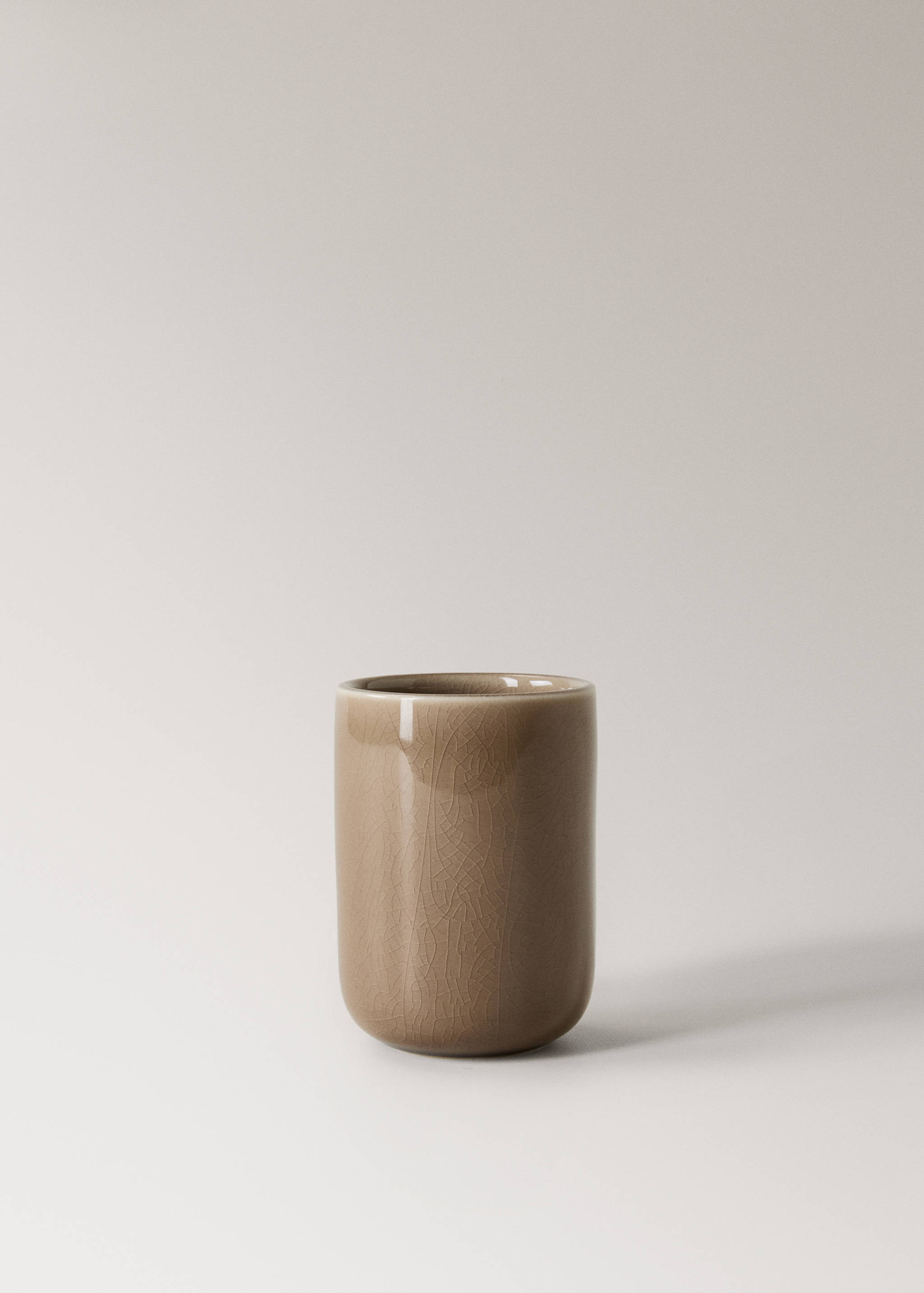 Gekleurde badkamerbeker van steengoed - Artikel zonder model