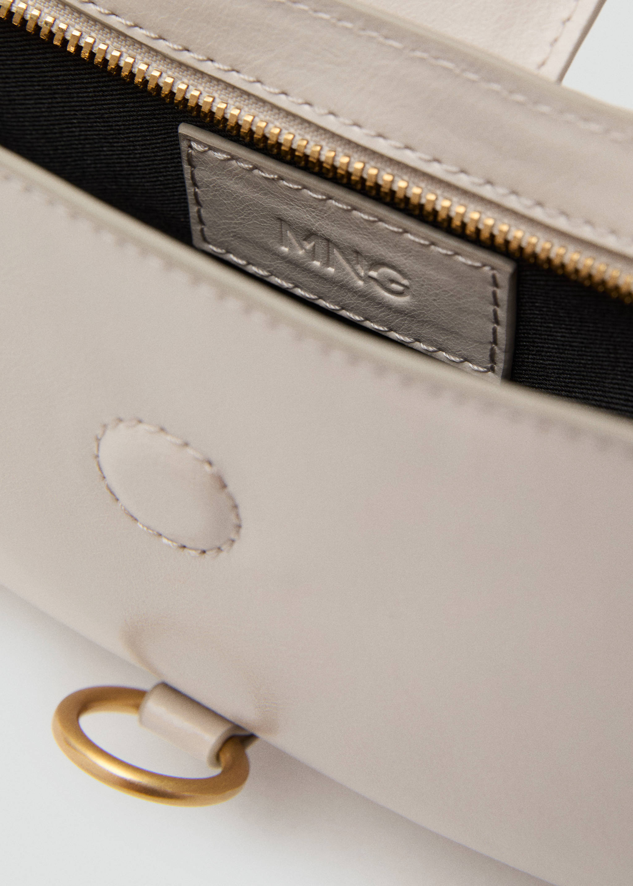 Shoulder bag with hook fastener - Details of the article 2