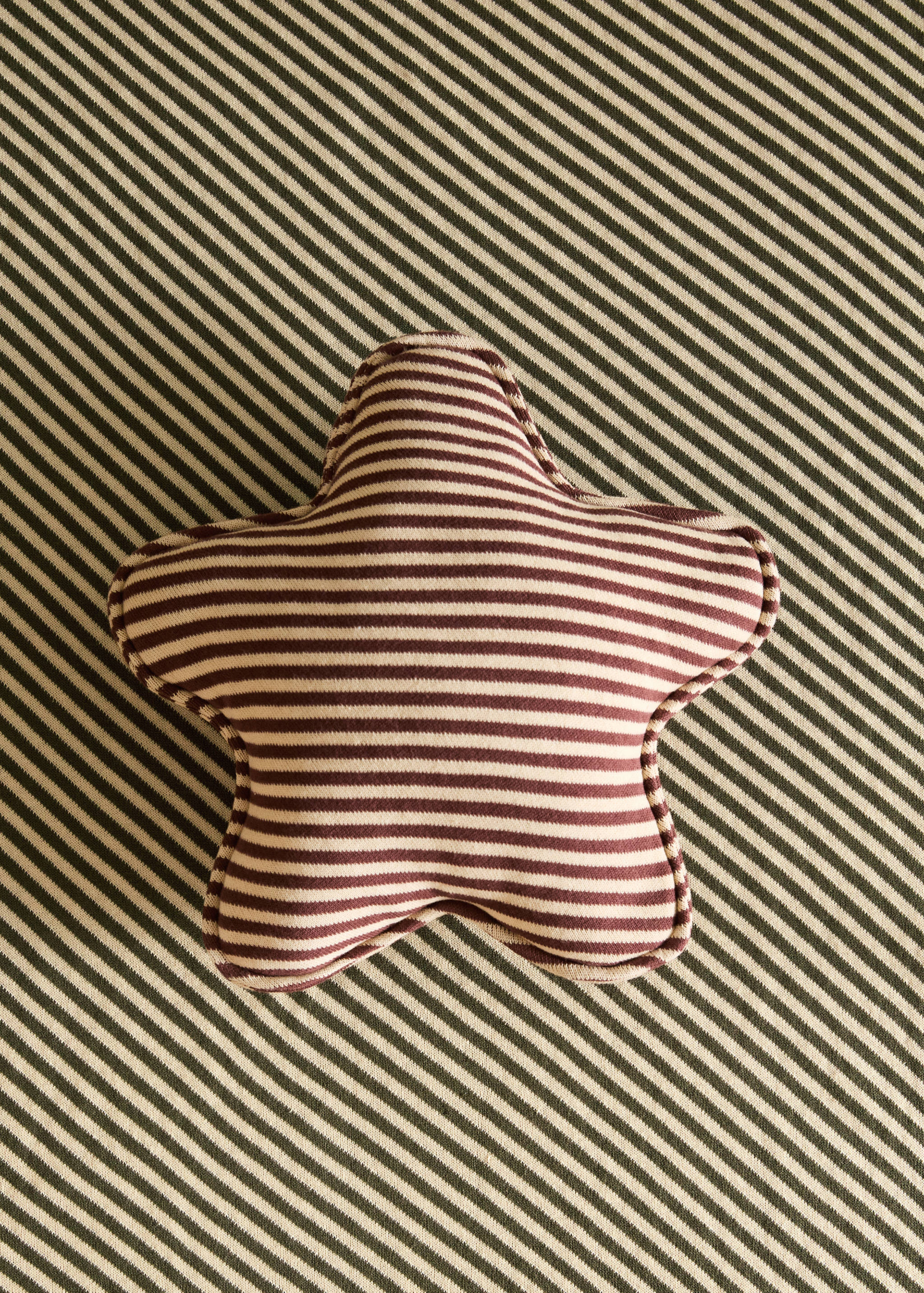 Children’s floral striped cushion cover 40x40 cm - General plane