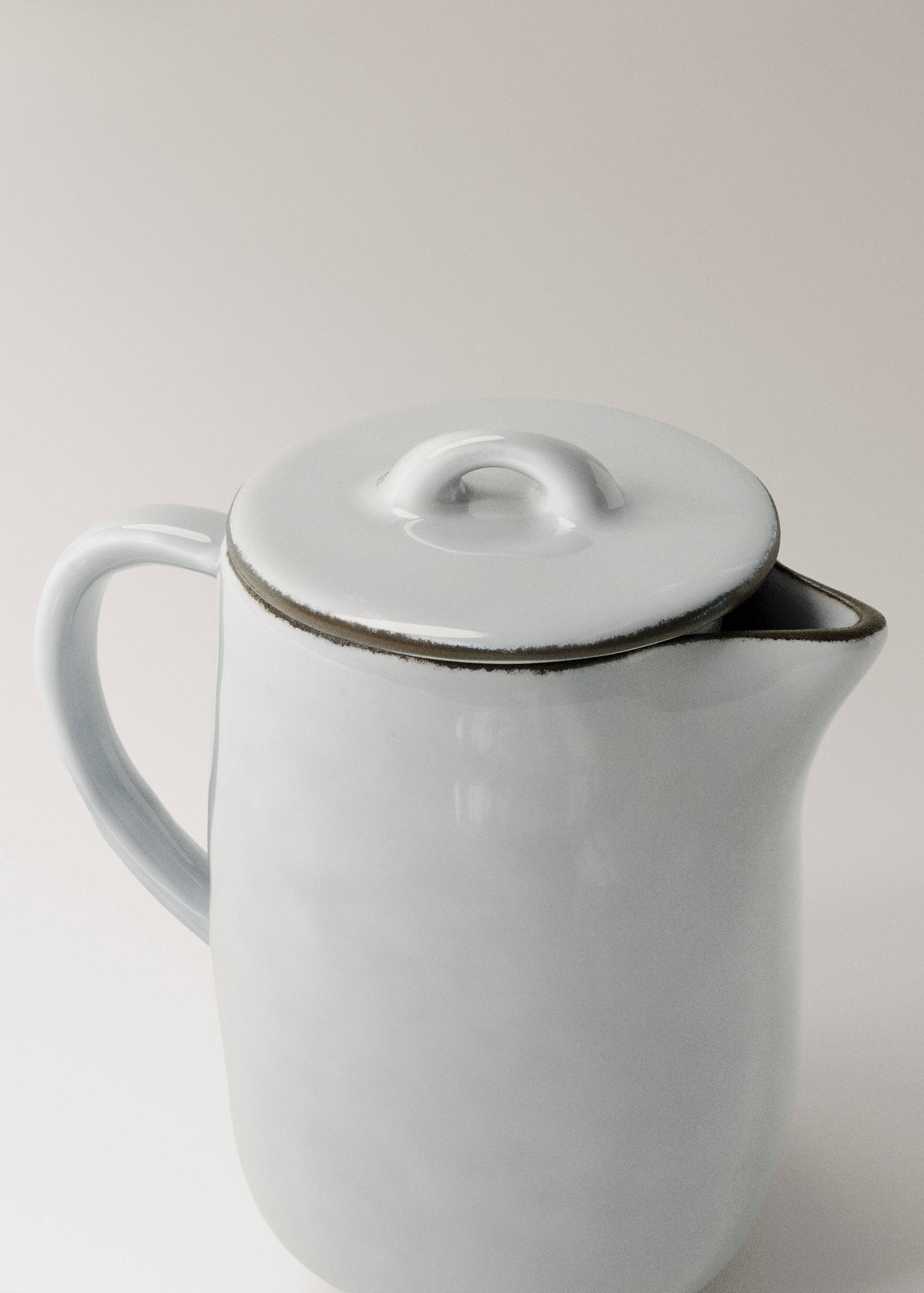 Contrasting stoneware teapot - Details of the article 2