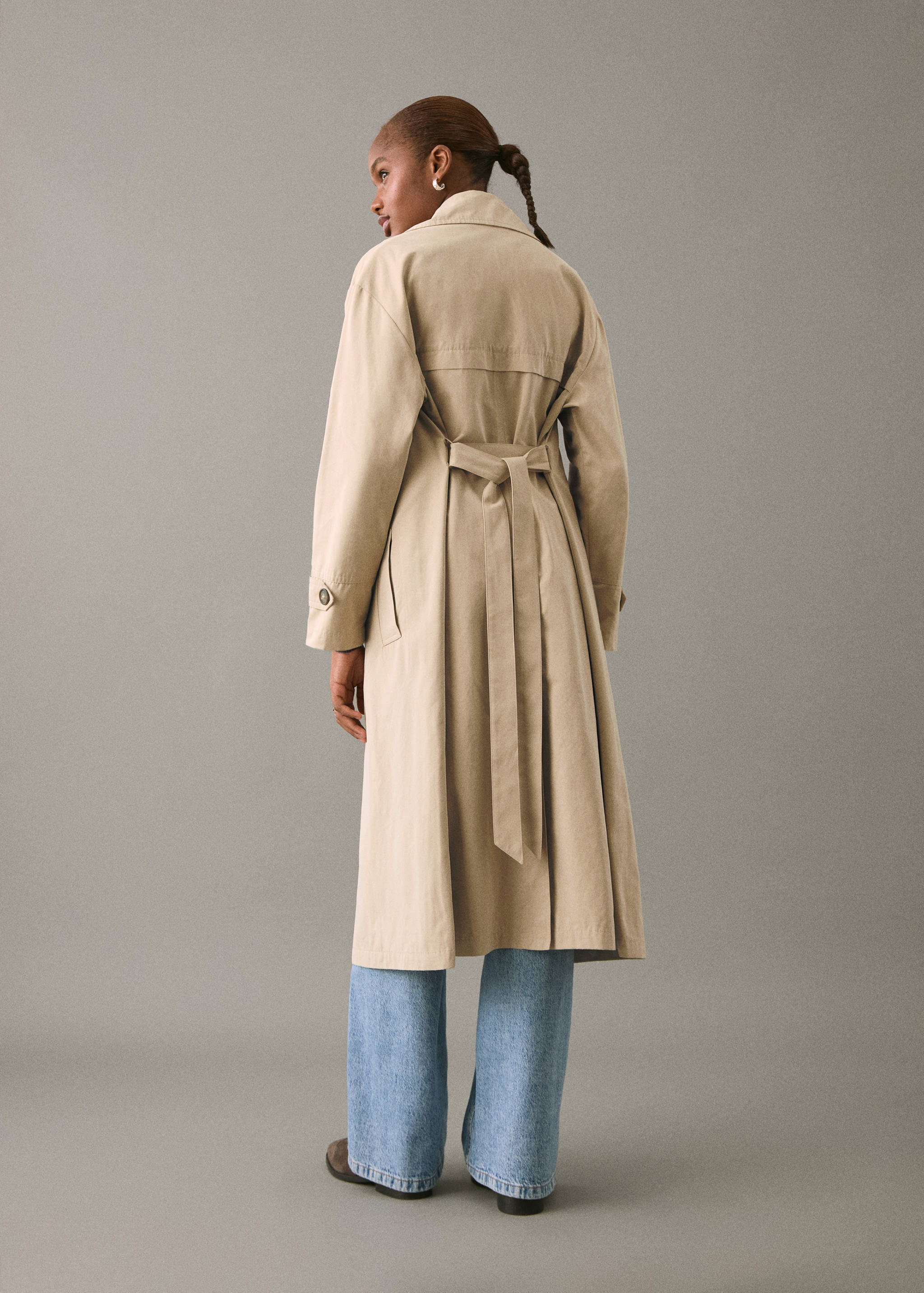 Classic trench coat with belt - Reverse of the article