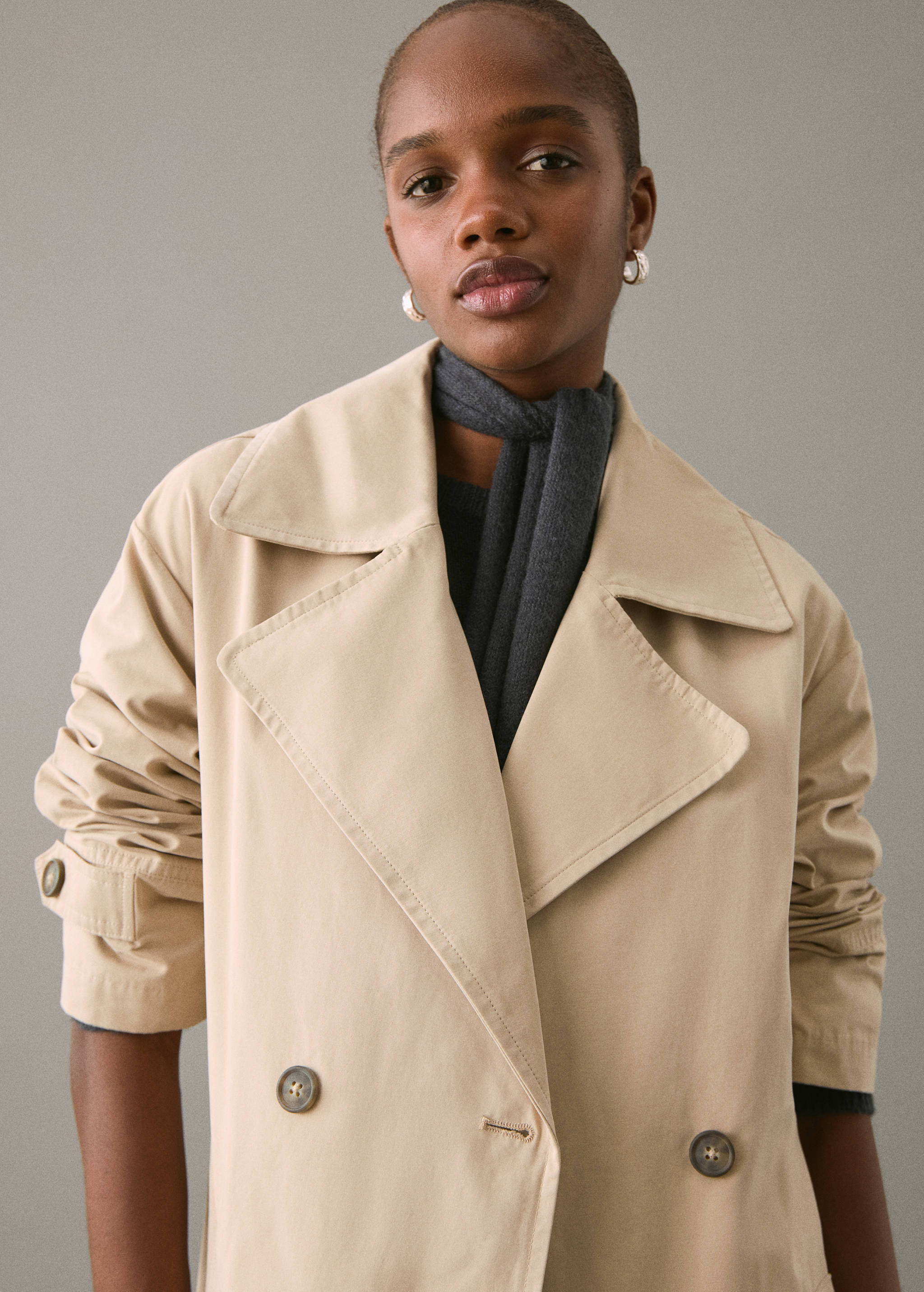 Classic trench coat with belt - Details of the article 1