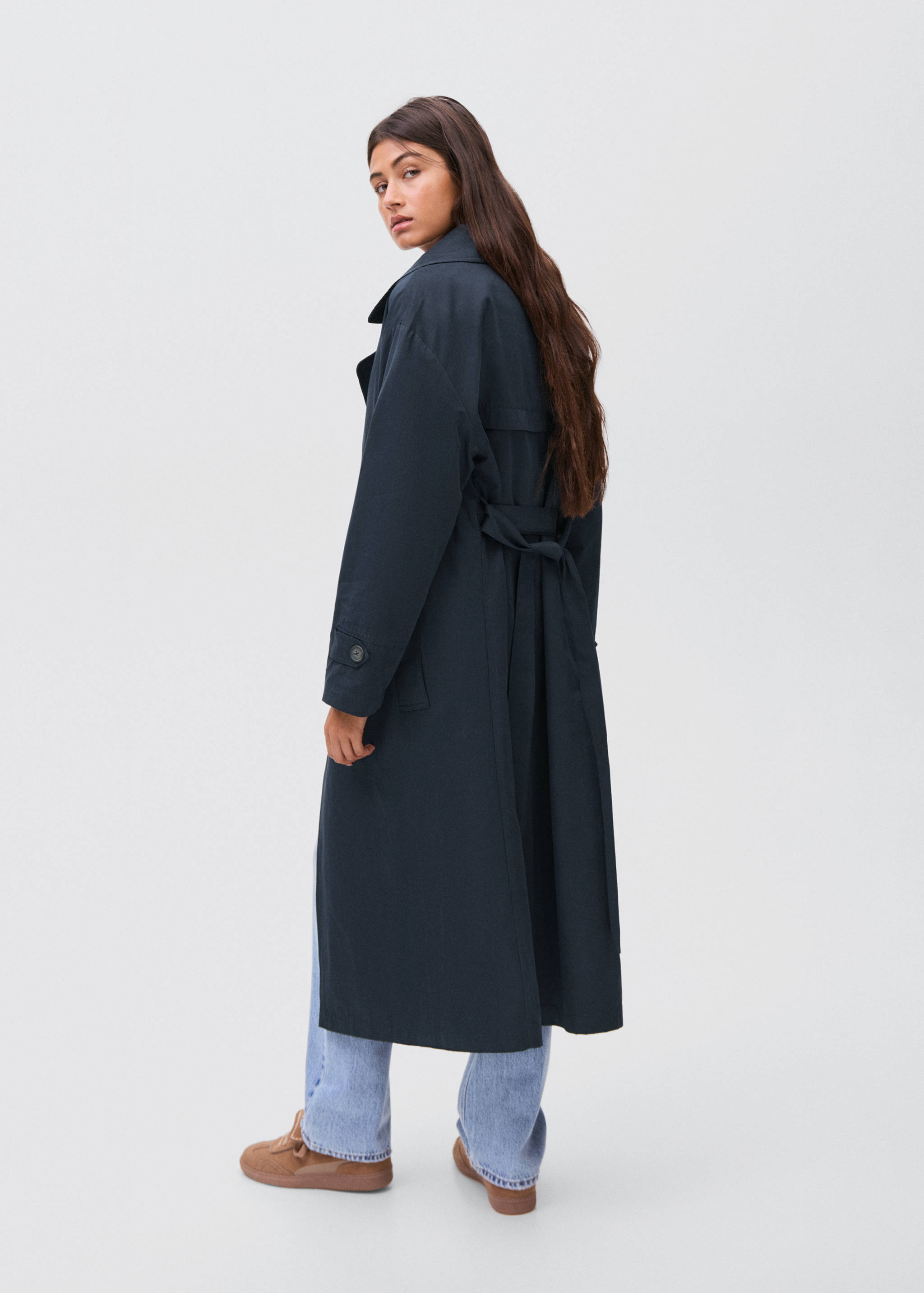 Classic trench coat with belt - Reverse of the article