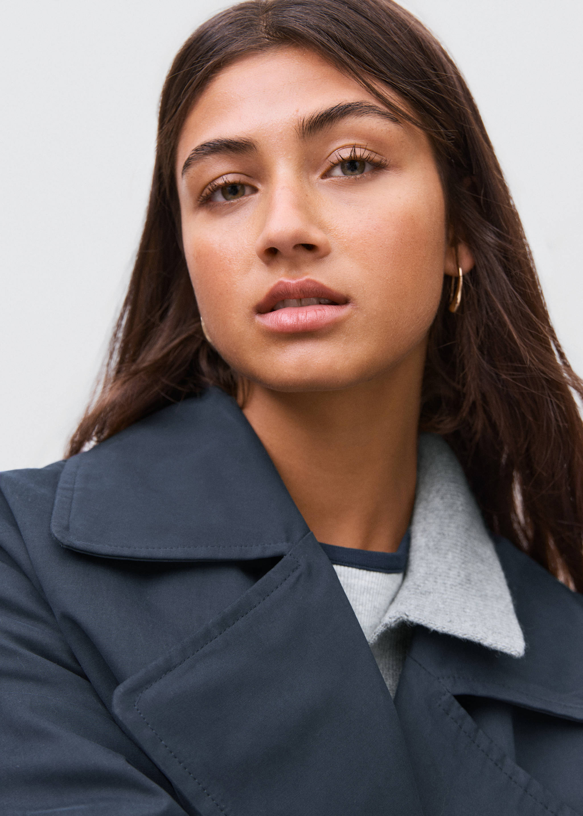 Classic trench coat with belt - Details of the article 1