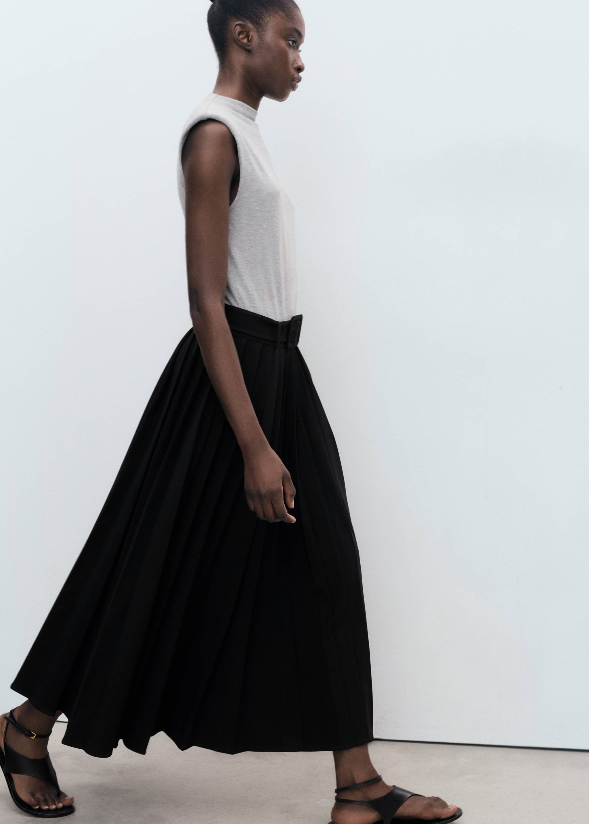 Contrasting belt dress - Details of the article 2