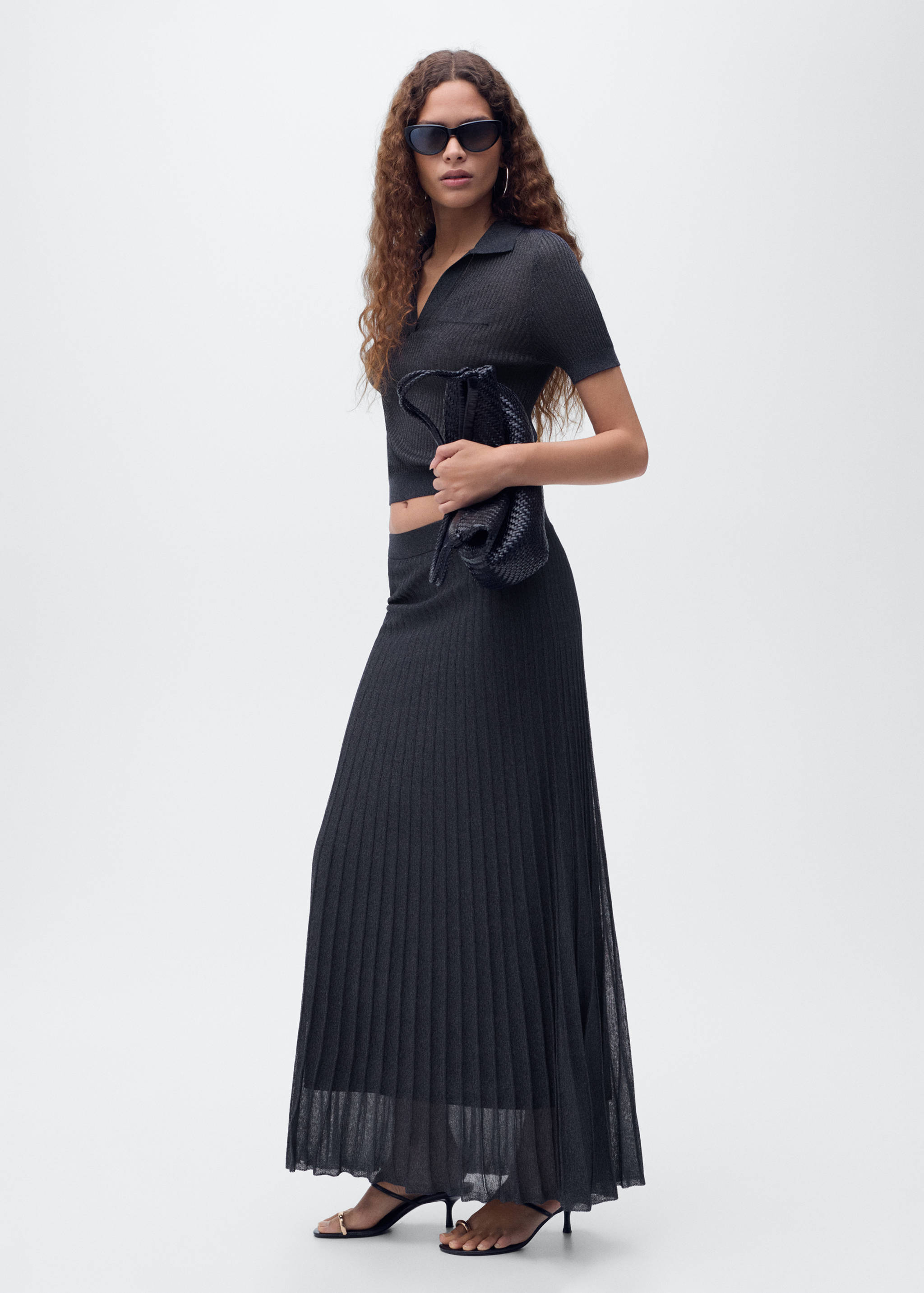 Lurex knitted V-neck sweater - General plane